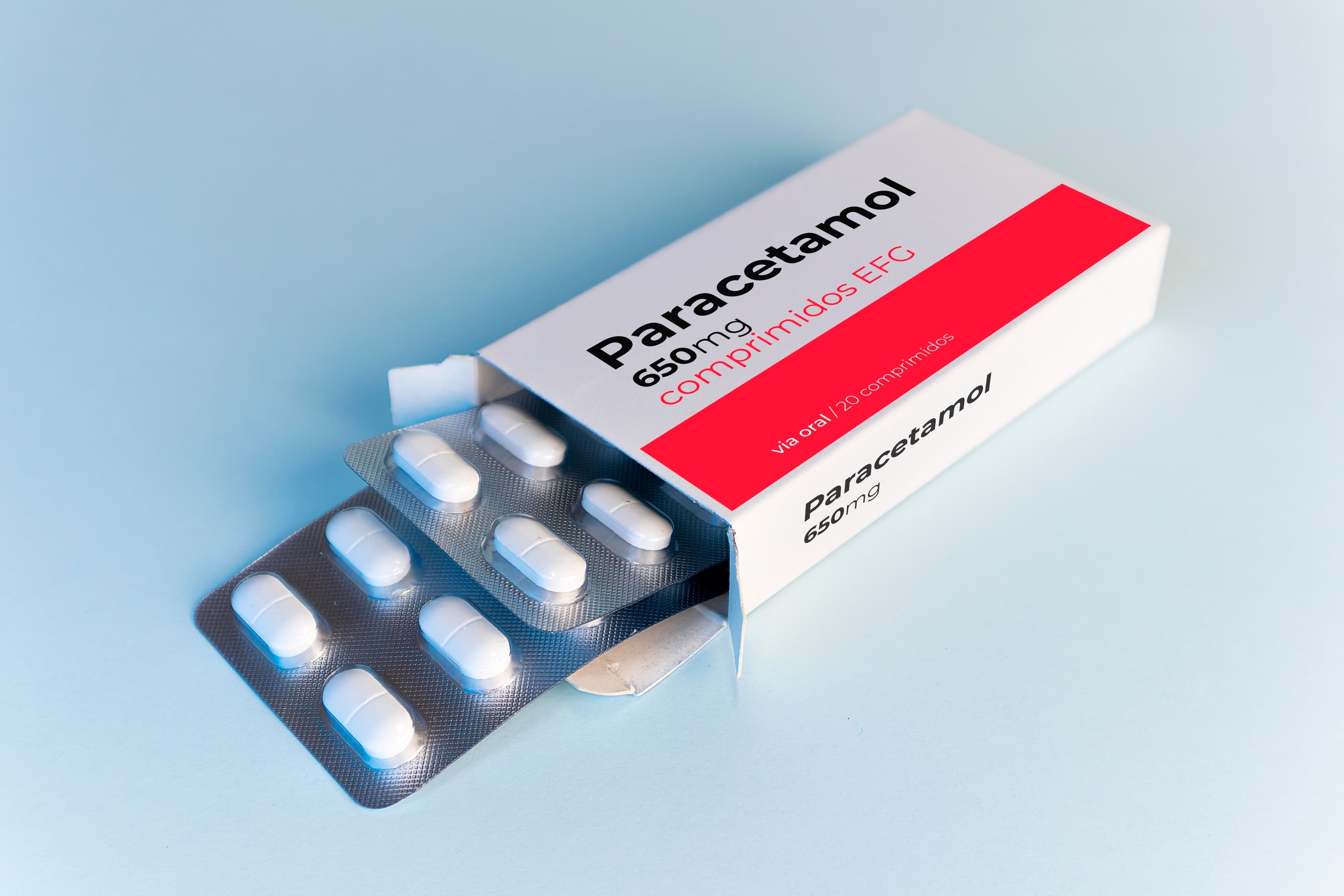 Un estudiante británico tiene que aprender de nuevo a hablar y caminar tras sufrir un fallo multiorgánico por tomar dos medicamentos con paracetamol