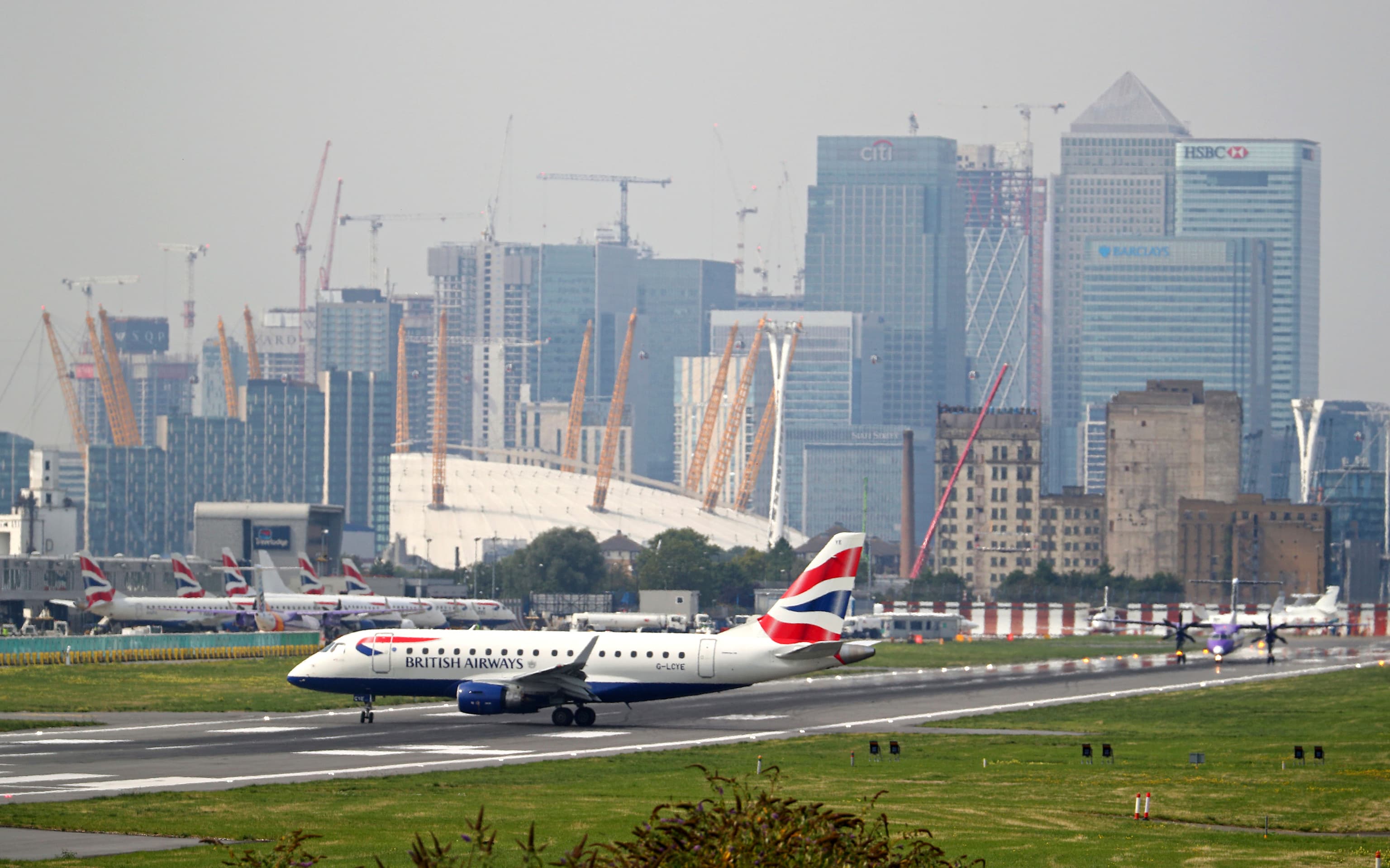 Un vuelo de British Airways con destino a Chicago aterriza de emergencia en Londres tras perder más de 8.000 metros de altitud por un "problema técnico"