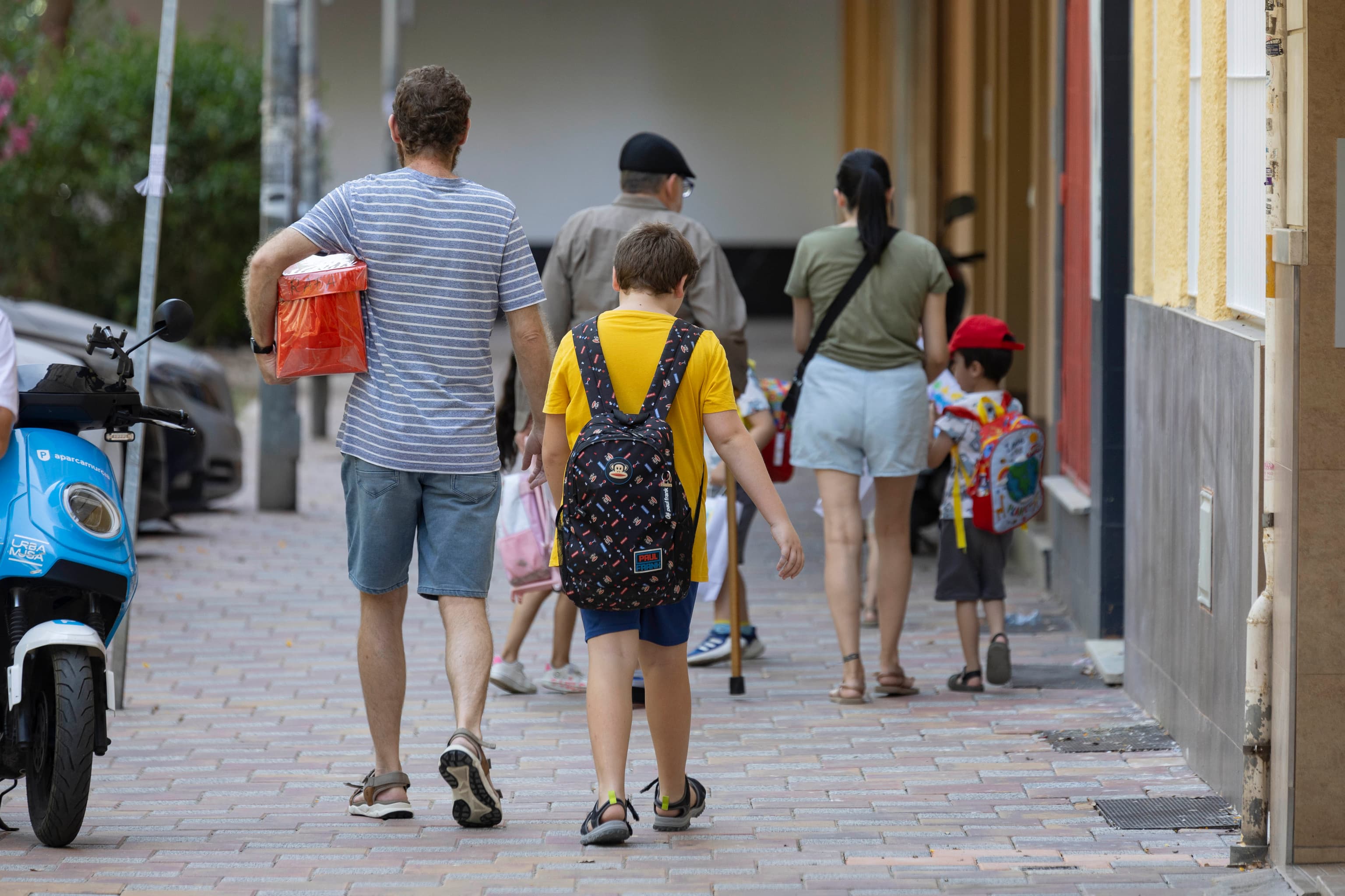 Vacaciones, tener un coche, calentar la casa... España se descuelga de Europa y entra entre los cinco países que menos cosas se pueden permitir a pesar del crecimiento económico