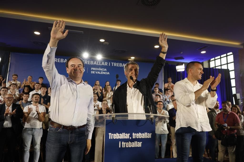 Una operación de espionaje destapa la guerra interna en el PP valenciano para tumbar a Llorca: "Génova debe dar un golpe en la mesa"