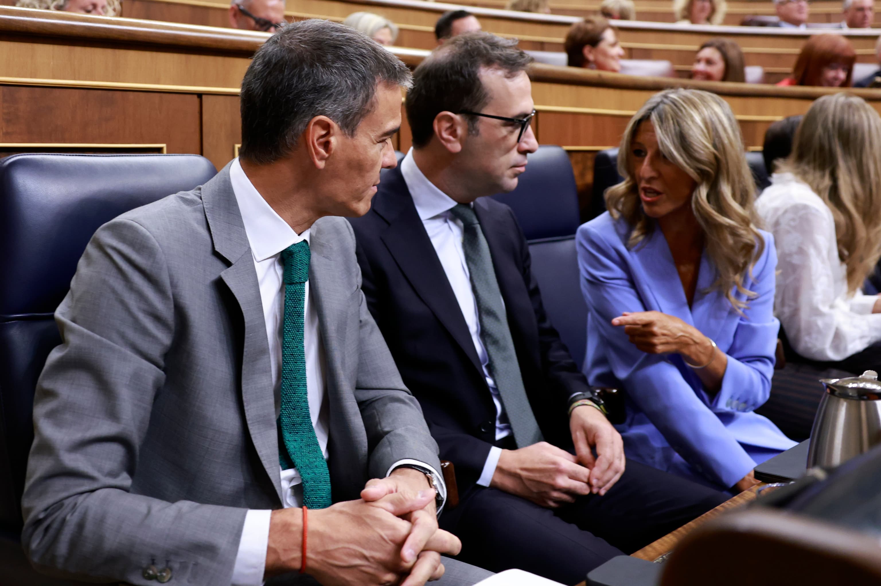 Histórico acuerdo de la izquierda para el Senado: PSOE y Frente Amplio pactan una lista única para desafiar la mayoría del PP