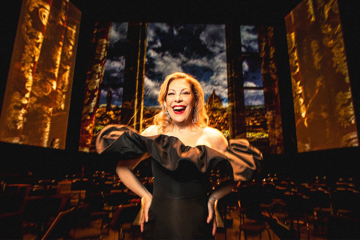 Sondra Radvanovsky, una diva de la ópera como las de antes:  "El glamur con un vestido de gala y bajo los focos son unas cuatro horas al año. El resto es disciplina"