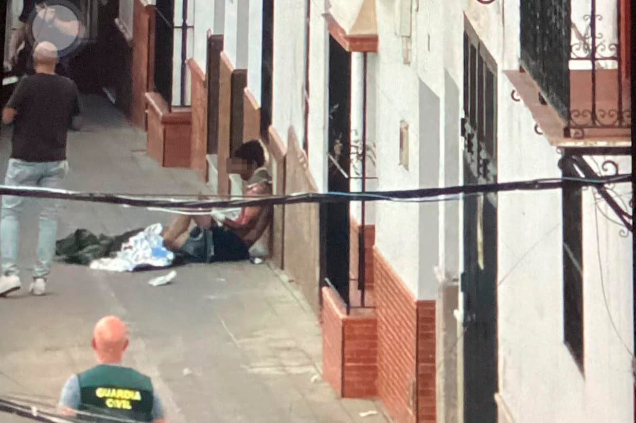 Detenido tras matar a puñaladas a su pareja y atrincherarse durante horas en una casa de La Campana (Sevilla)