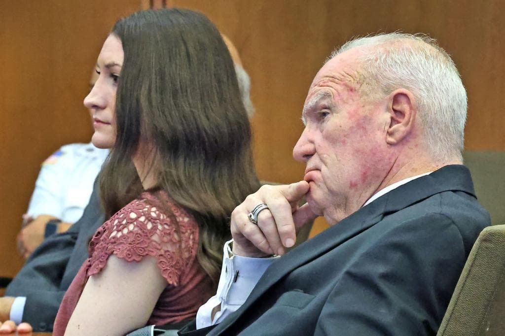 La defensa de Lindsay Clancy pide archivar el caso y cuestiona las pruebas contra la enfermera
