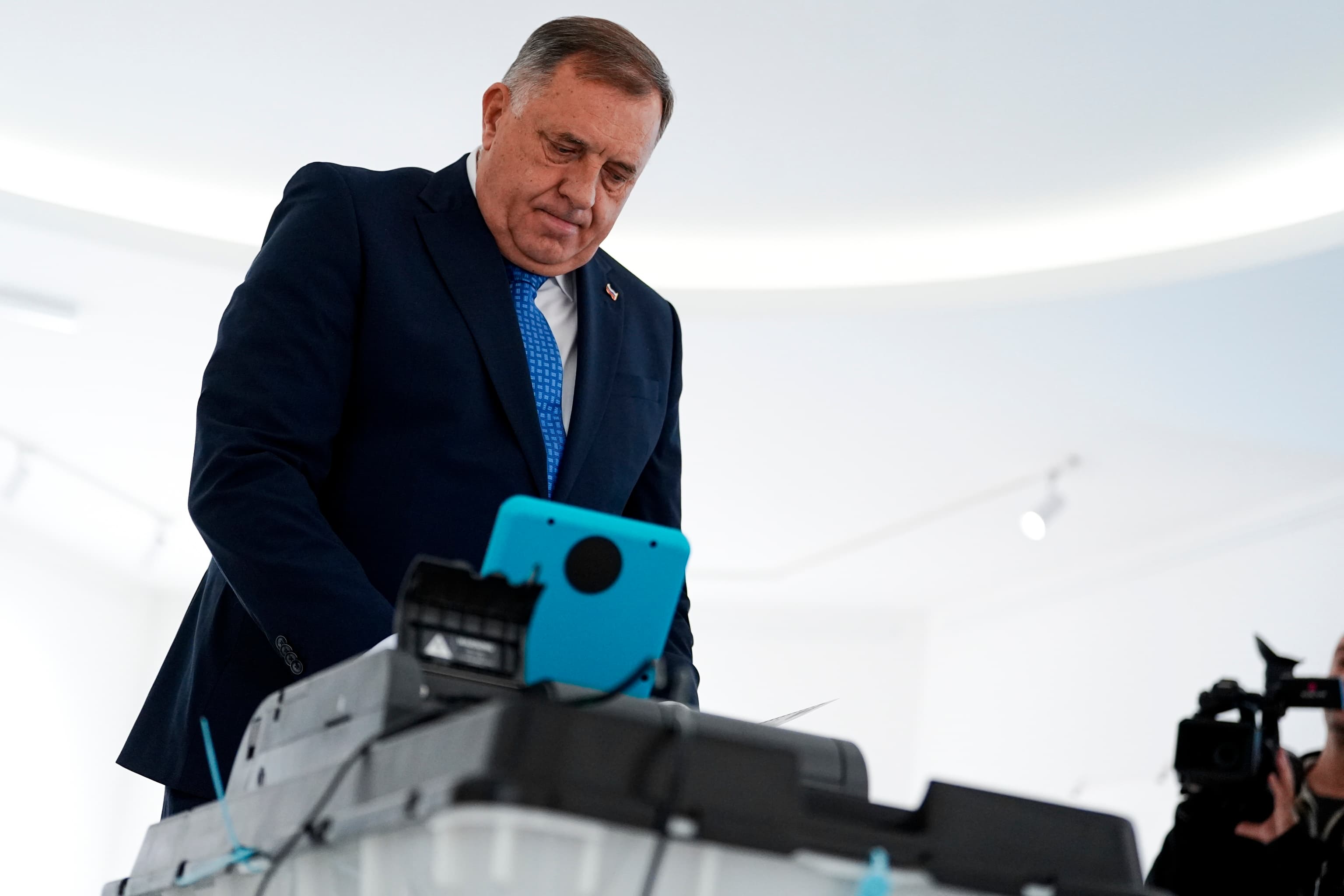 Victoria de los tres partidos nacionalistas en Bosnia en unas elecciones marcadas por la sombra del líder prorruso