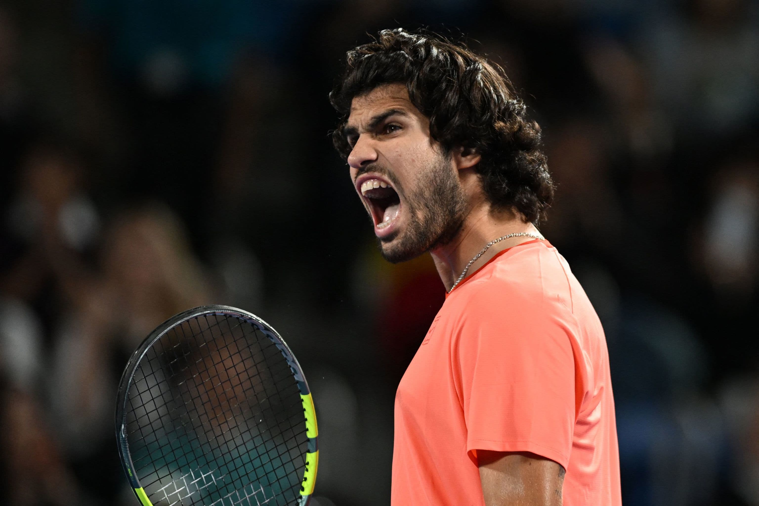 Alcaraz tumba a Munar a base de golpes y jugará en Tokio su cuarta final del año