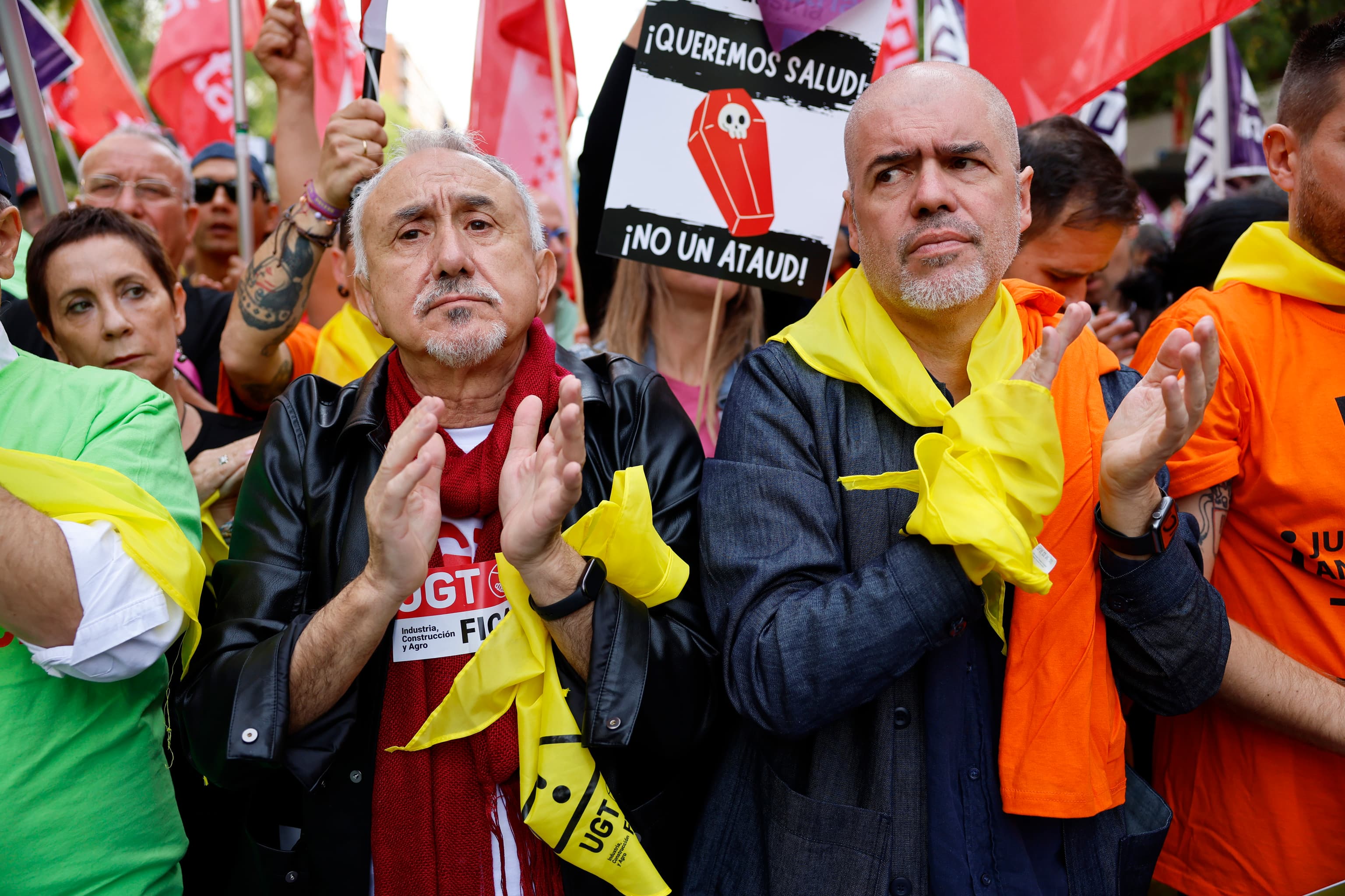 CCOO y UGT ceden a la presión y pactan convocar una huelga general por la crisis de vivienda