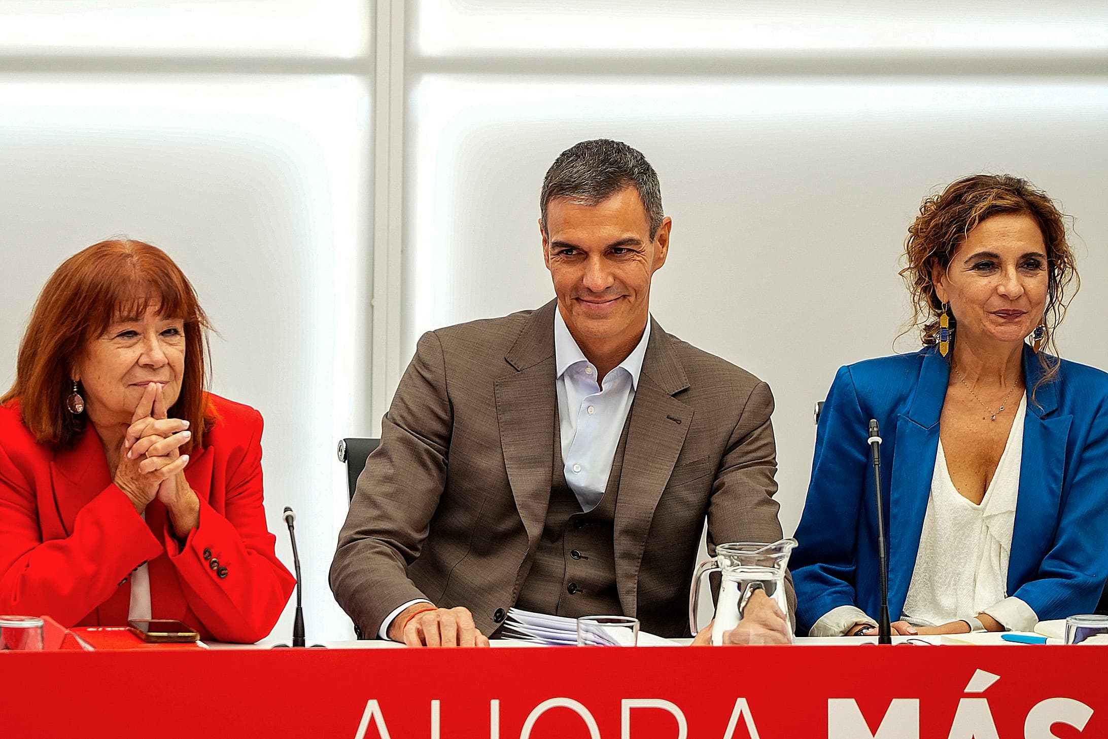 Sánchez ejecuta una última pirueta para sobrevivir aferrándose al 30% del voto: "¡Somos más! ¡Sí se puede!"