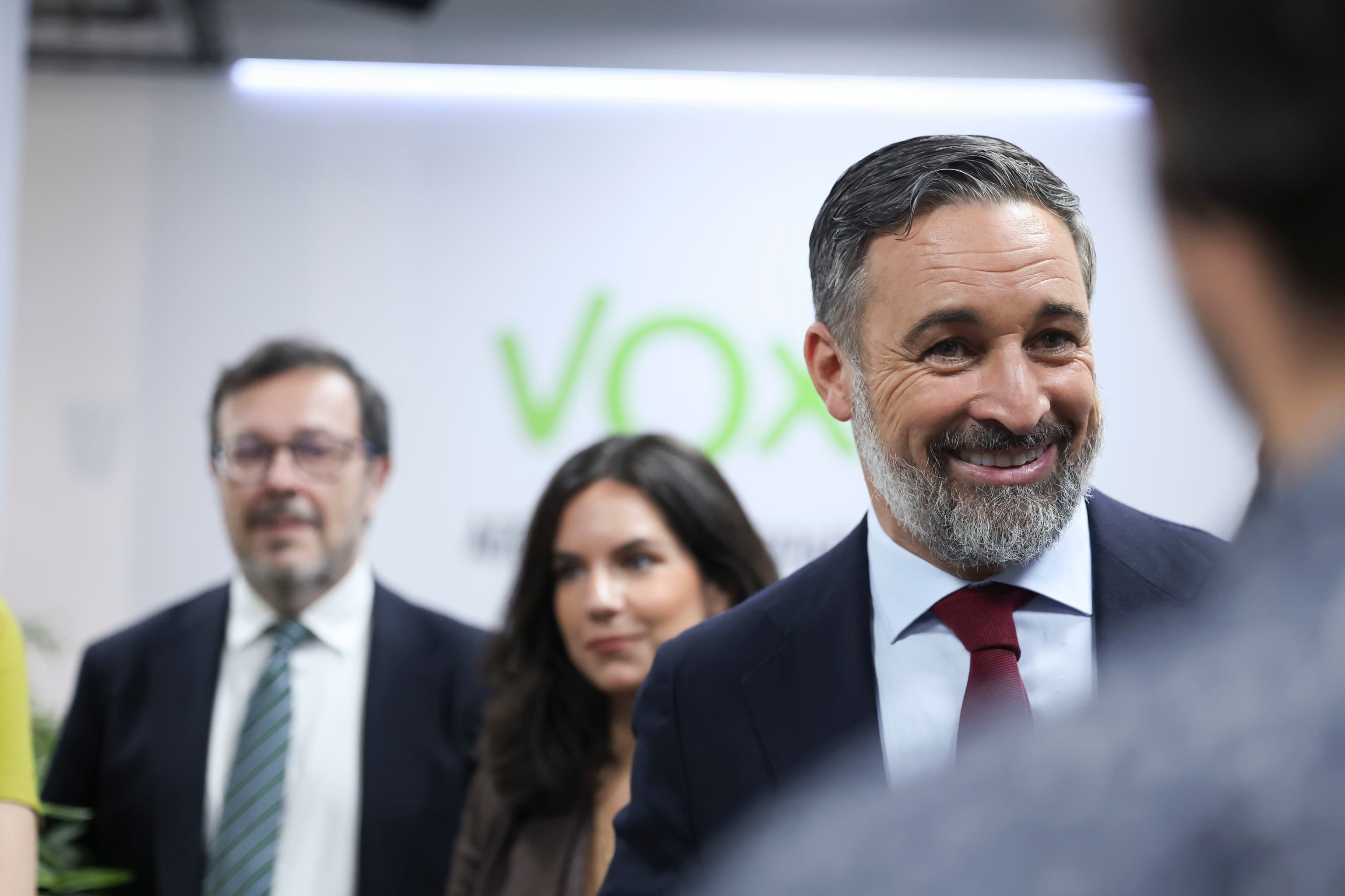 Relación "ordenada": la palabra clave de Vox para esquivar los errores que frenaron a la derecha en 2023