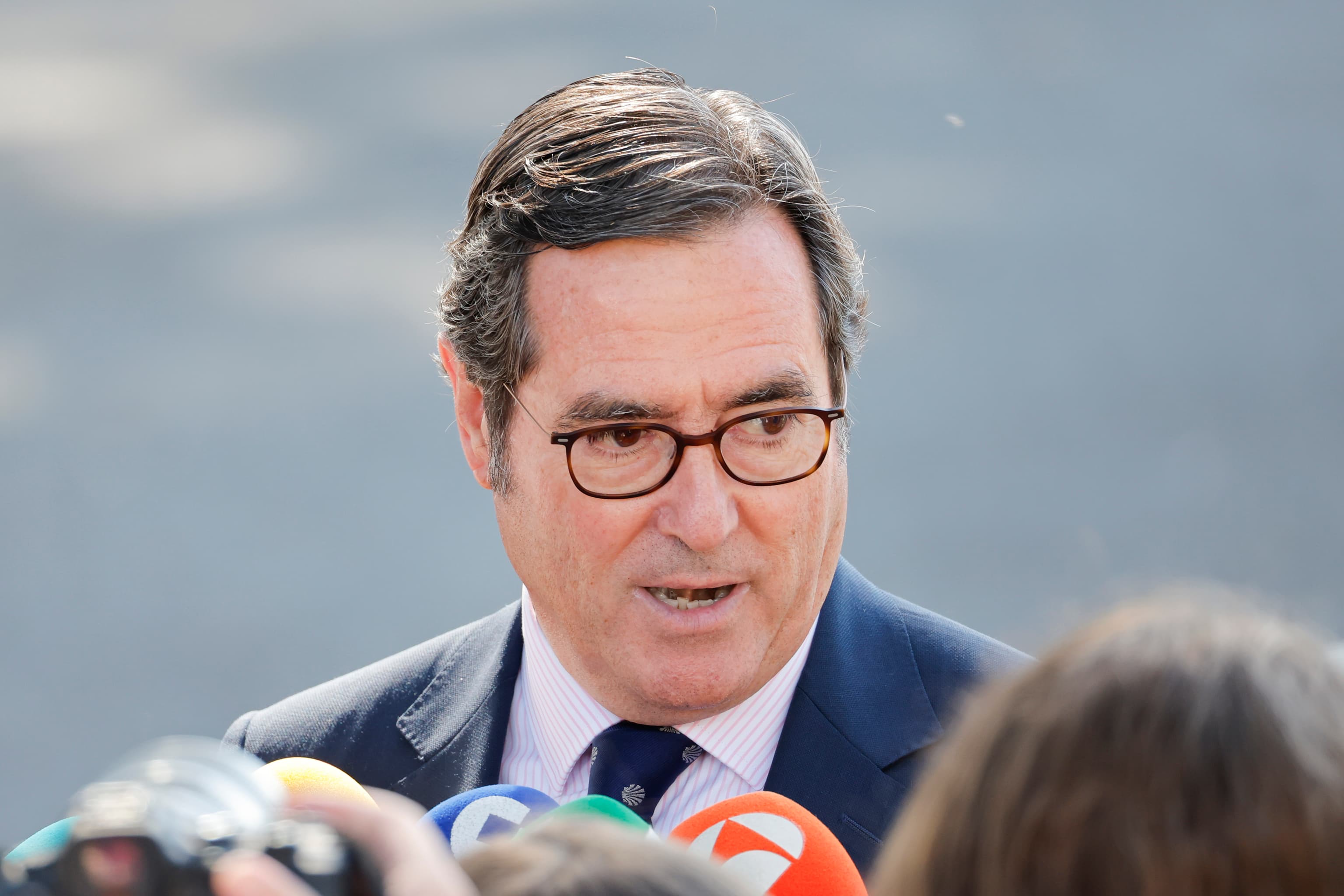 La CEOE advierte de que la huelga por la vivienda es "inadmisible" al no ser "de naturaleza laboral" y estudia ya acciones legales