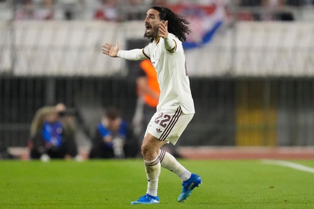 Cucurella, el 'malote' de la selección: "¡Al final no voy a poder salir de España!"