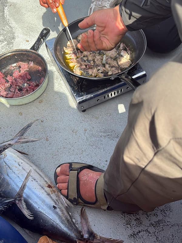La nueva vida de los narcos en alta mar, con lanchas desde Italia y cocineros a bordo: "Nos pone la tostada y nos guisa lo que pescamos"