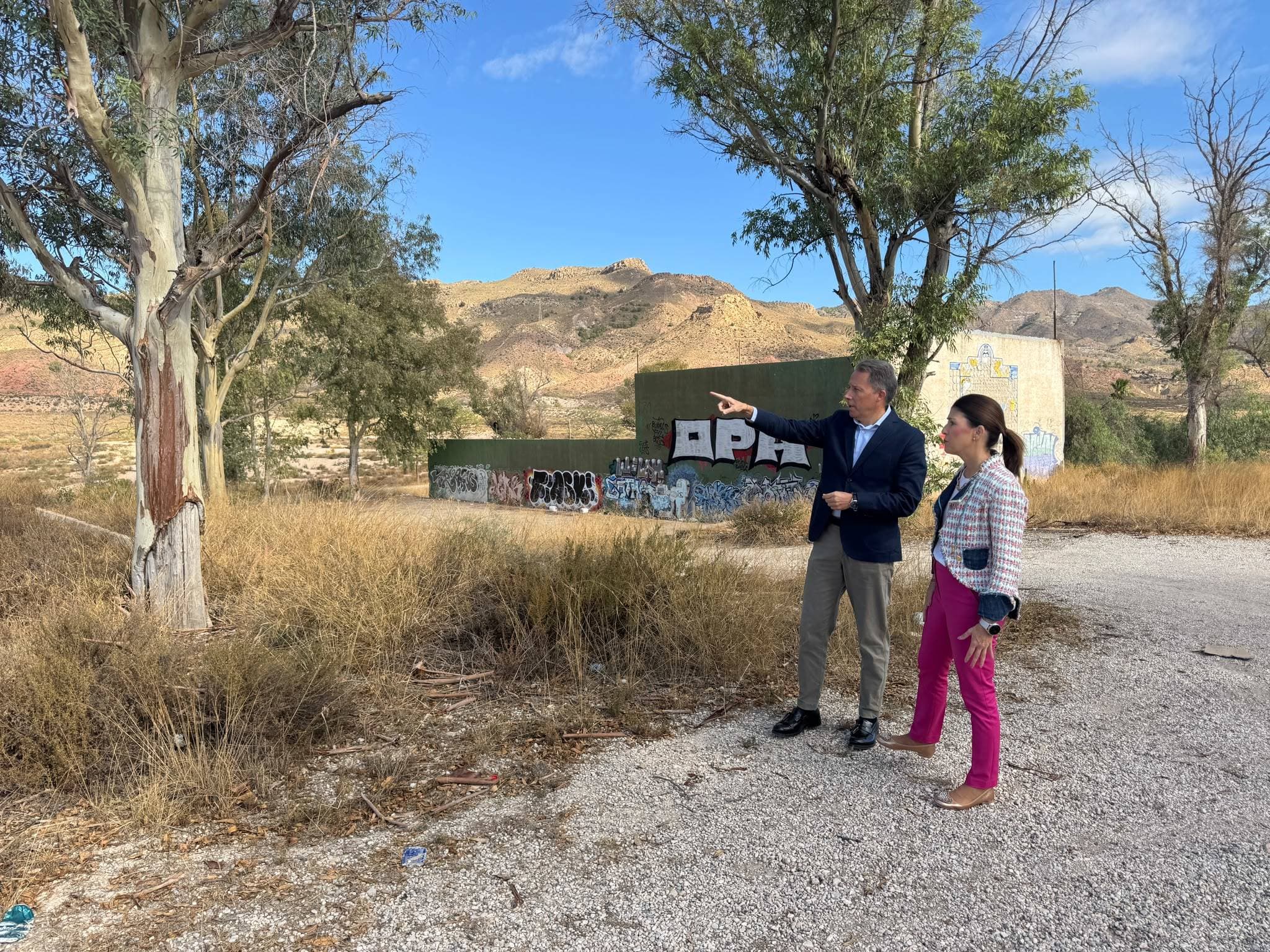 El Ministerio de Defensa vende el antiguo acuartelamiento de Carraclaca (Lorca) a un fondo de inversión por dos millones de euros: "Los buitres son ellos"