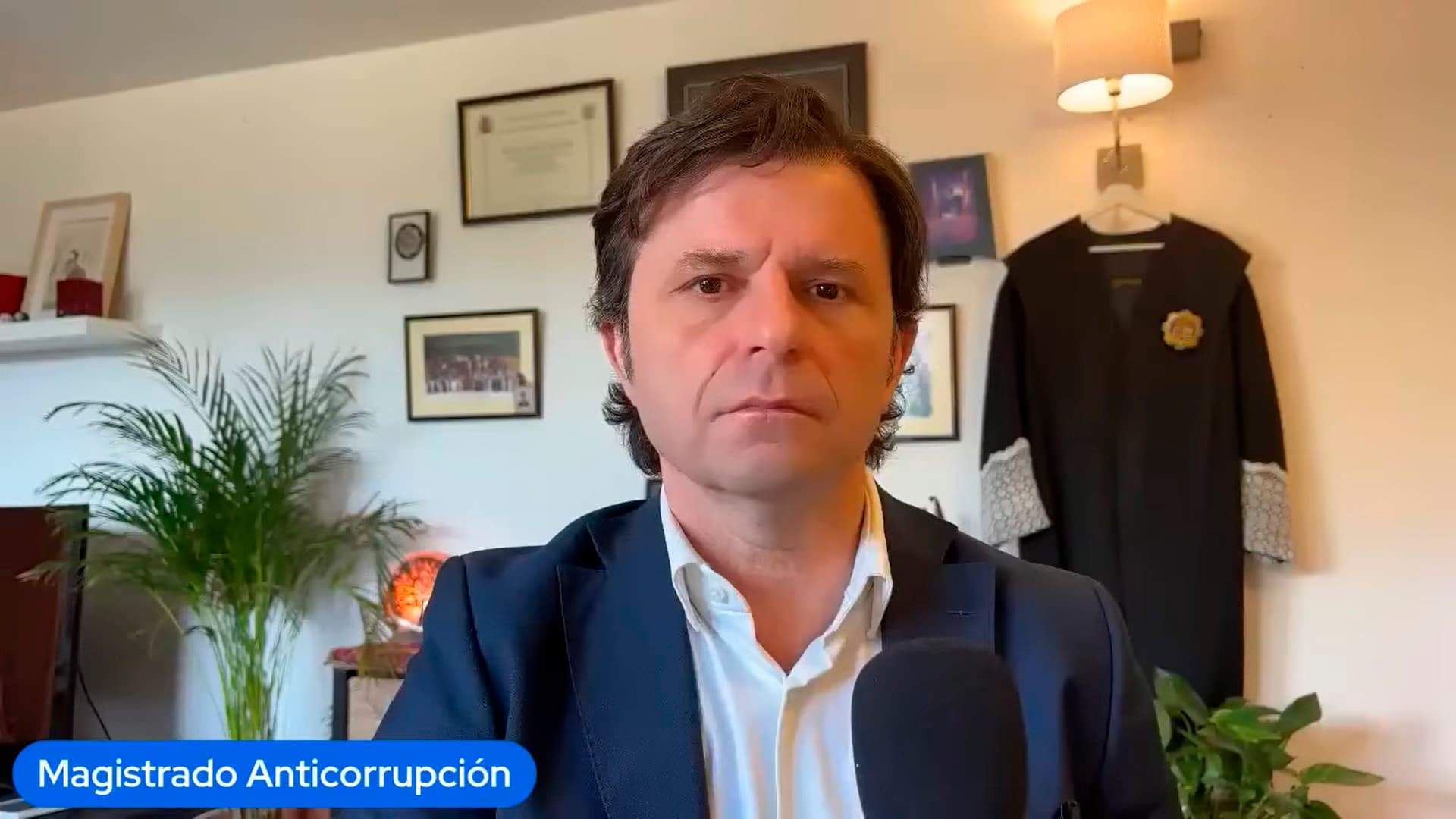 Alarma por la falta de medidas contra la 'cloaca del PSOE': el ex juez de los 96 vídeos contra Biedma alardea de que "ningún juzgado" lo cita