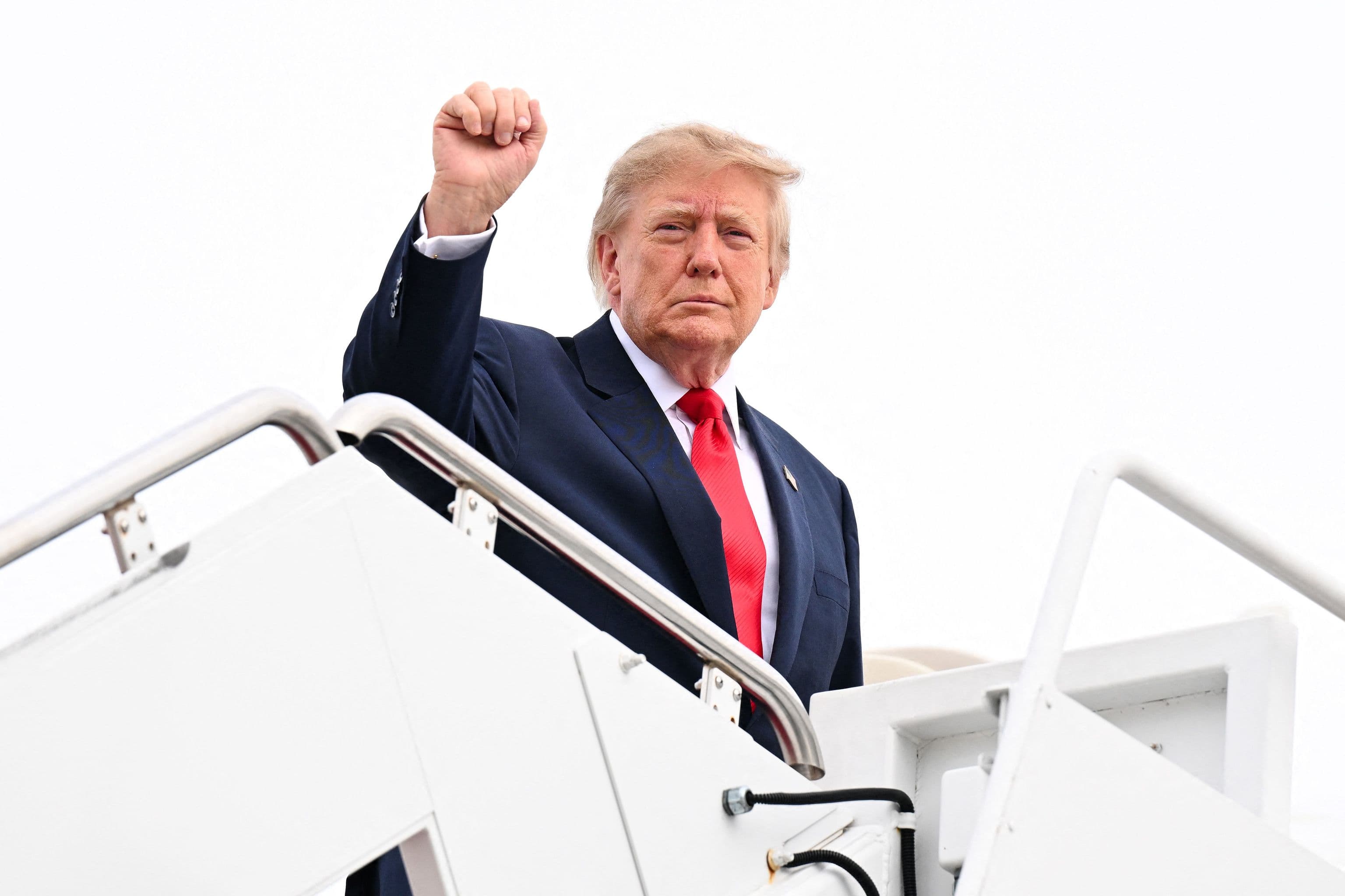Trump carga contra Zelenski: "Ha llegado el momento de que Ucrania tenga un nuevo presidente"