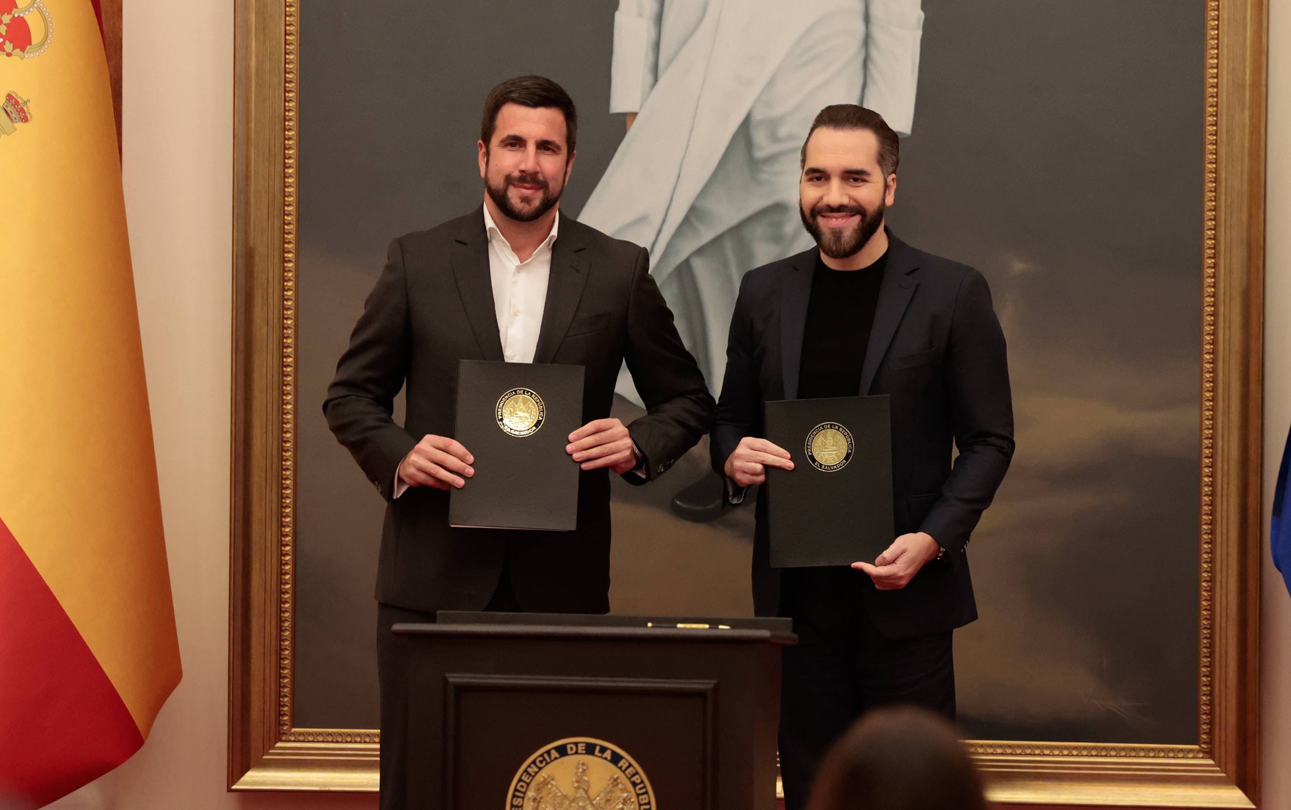 Bukele acuerda con Enrique Riquelme una inversión de más 2.500 millones en proyectos de energía, gas natural, agua y saneamiento