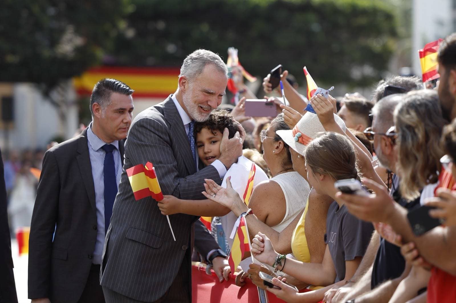 Melilla baña de cariño a los Reyes 19 años después y señala a Marruecos: "Escucha Mohamed: ¡que viva España, eh!"