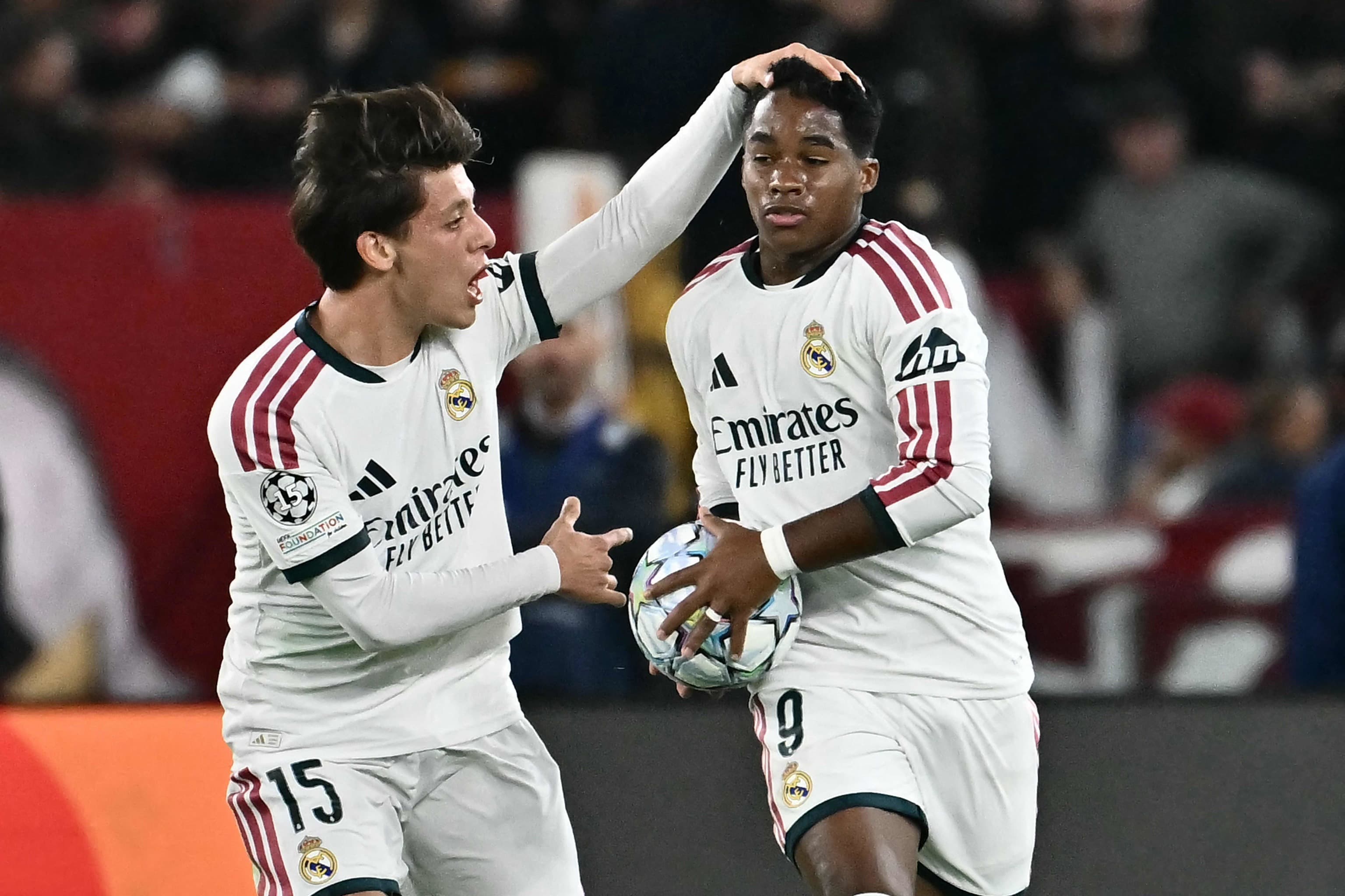 El Madrid, mejor sin Vinicius, remonta en Roma tras los cambios de Mourinho