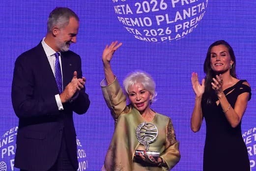Isabel Allende gana el Premio Planeta con  la segunda parte de 'La casa de los espíritus': "Las democracias están amenazadas, vuelvo a sentir el mismo temor que me obligó a salir de Chile en 1973"