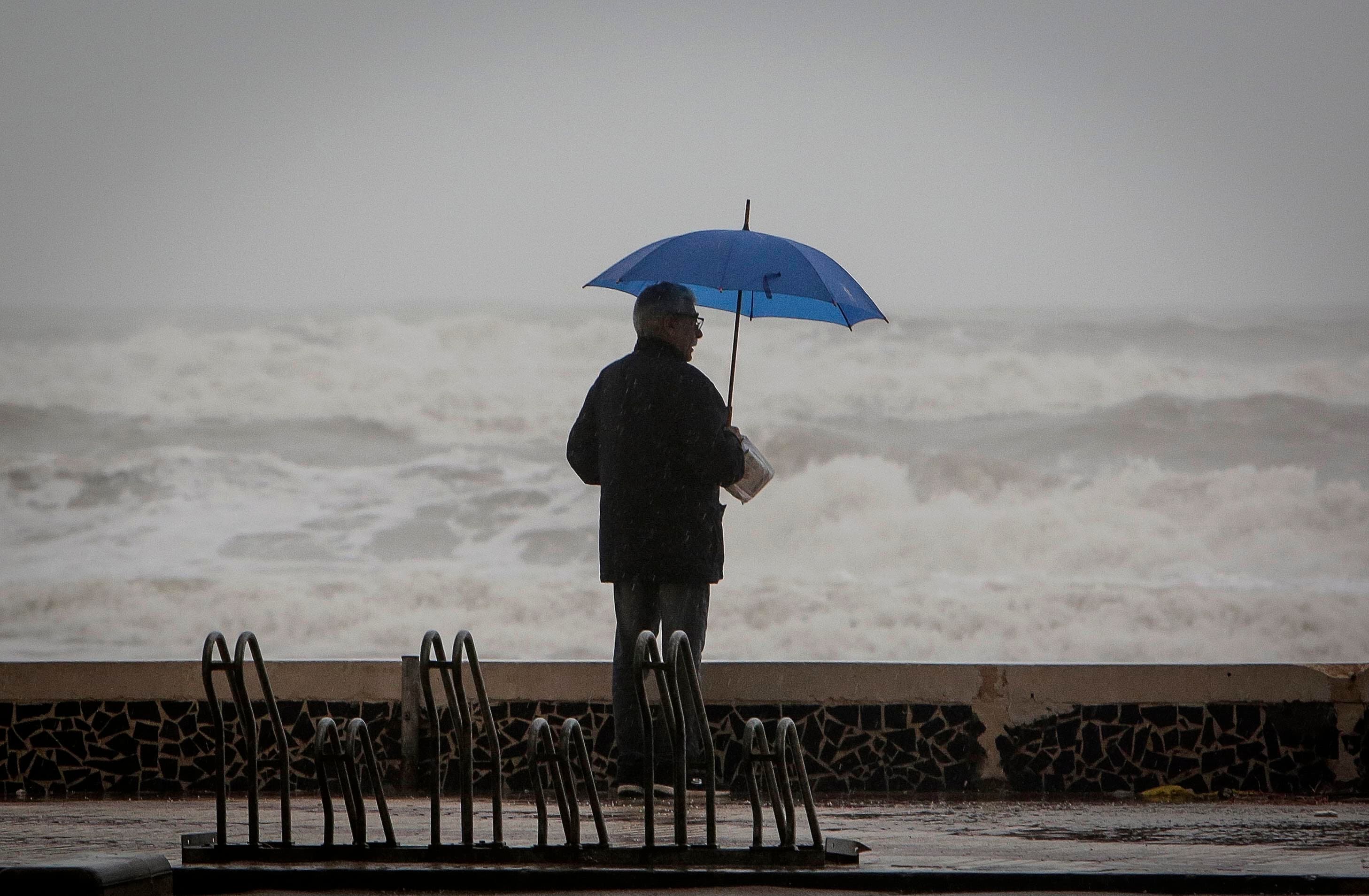 Protección Civil envía dos ES-Alert a la población por riesgo de inundaciones en Valencia y Alicante y pide evitar desplazamientos
