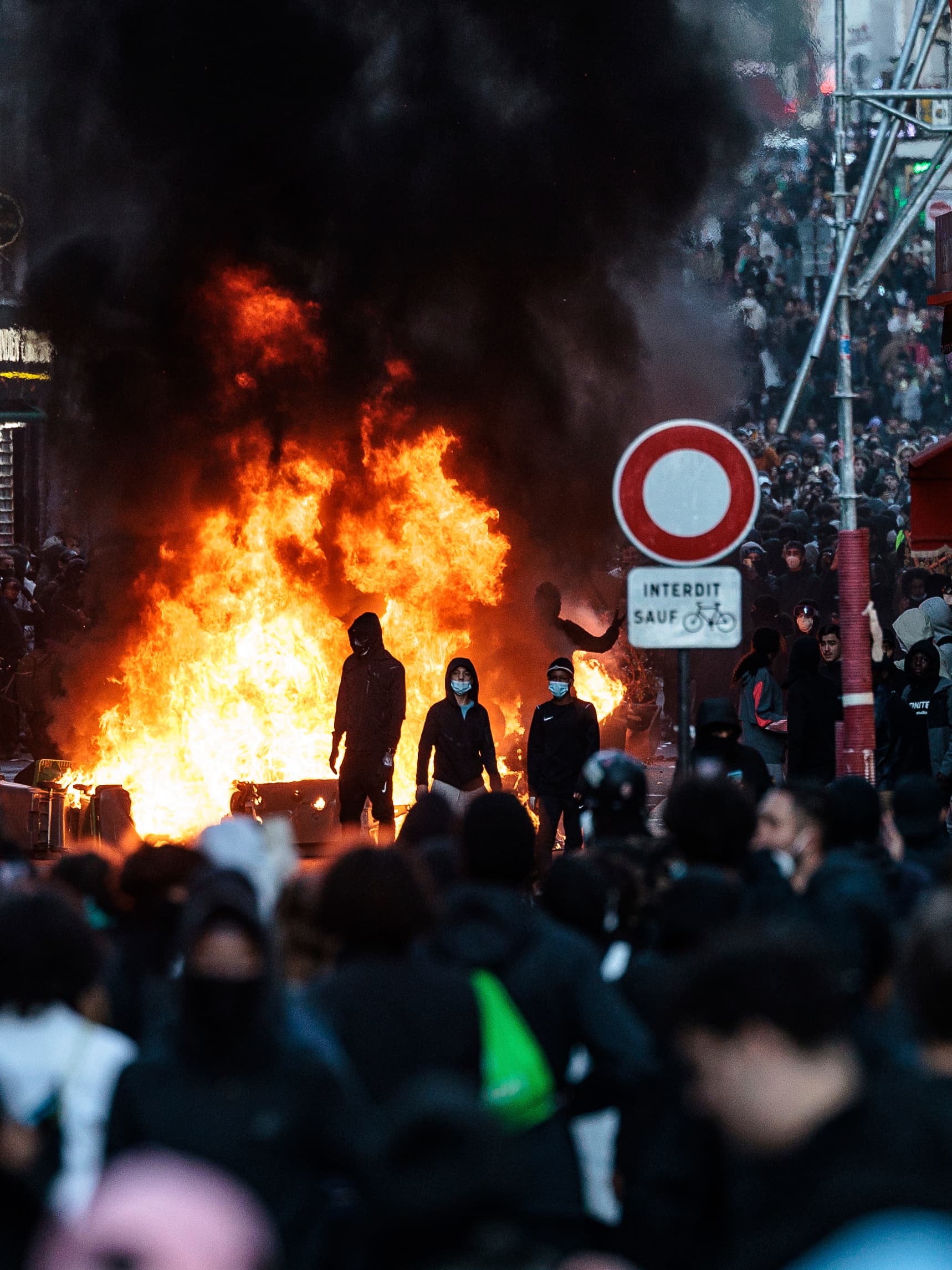¿Quién y qué está detrás de las movilizaciones violentas que sacuden Francia?