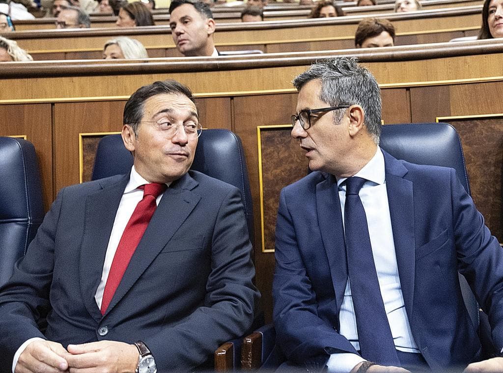 El PP amenaza por burofax a Albares con llevarlo a los tribunales si Exteriores no cumple los requisitos del TS para el voto suspendido por la ley de nietos