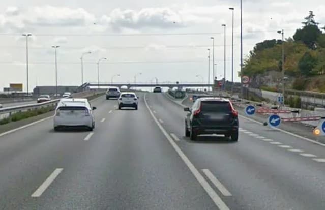 Las cámaras de la DGT que vigilan la línea continua en Madrid están multando de forma ilegal desde 2025