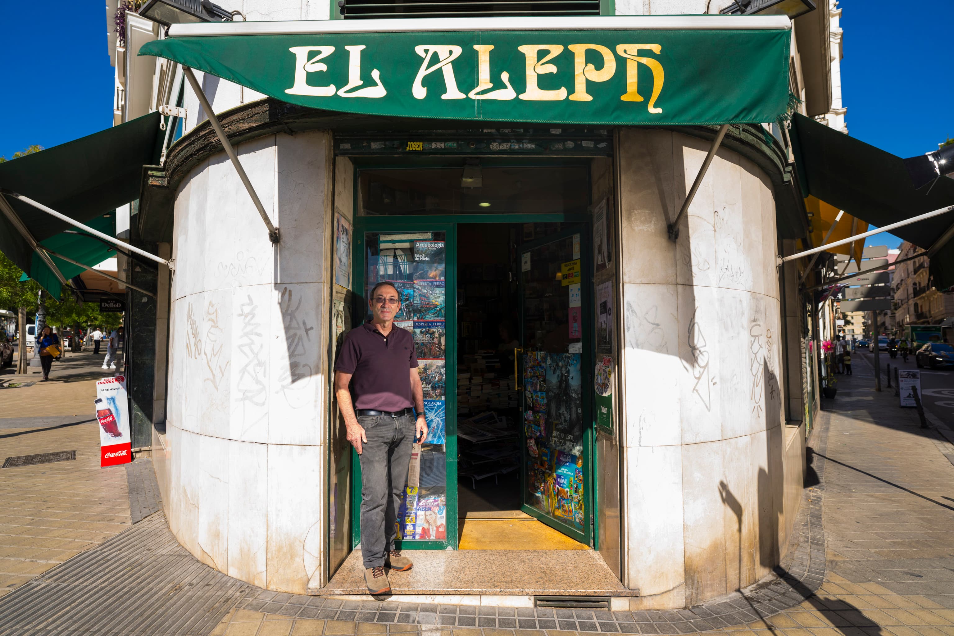 En busca de un relevo "maravillosamente loco" para que continúen los 30 años de la histórica librería El Aleph