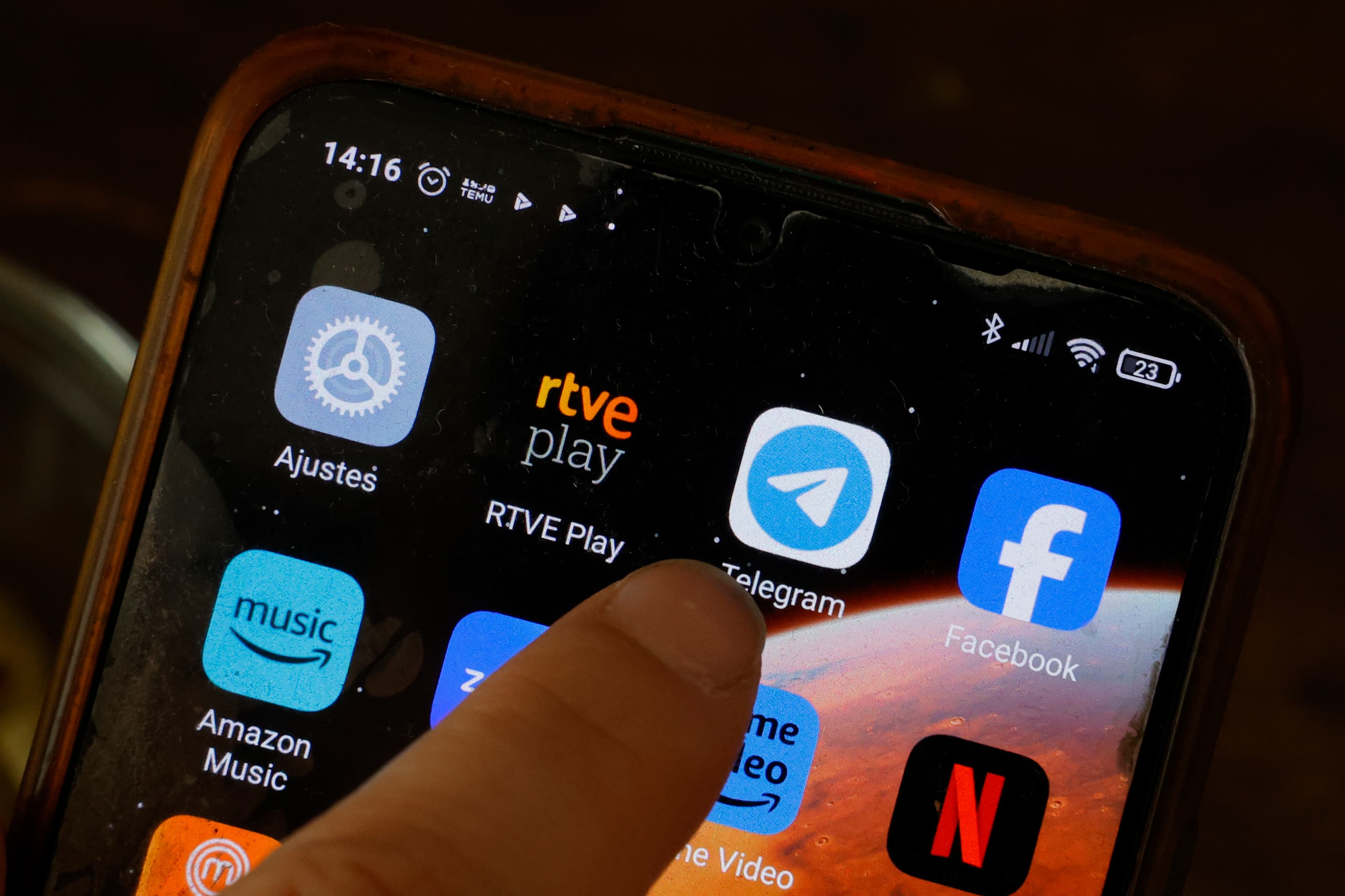 Investigan un chat de Telegram con cientos de policías de Galicia por haber compartido datos privados de ciudadanos durante seis años