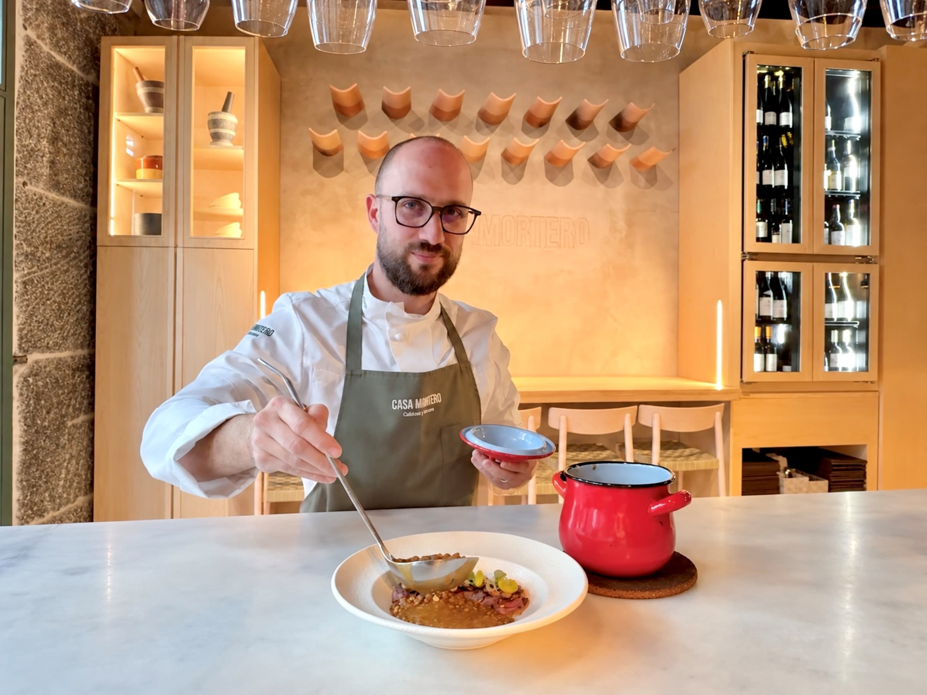 Cuando el cuerpo pide platos de cuchara: 10 restaurantes de Madrid donde triunfan desde las lentejas hasta las verdinas
