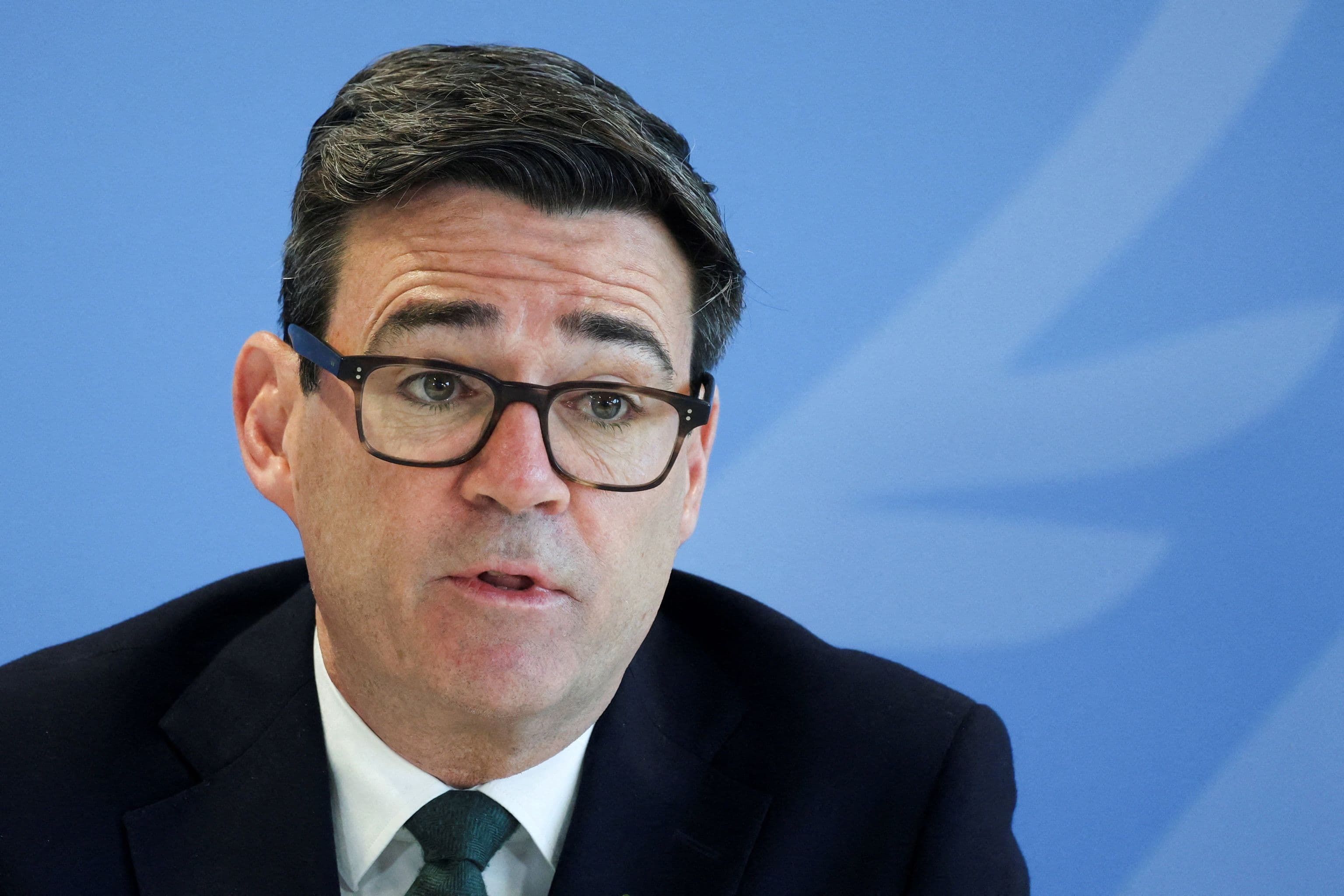 El Gobierno británico insta a la población a hacerse con un kit de alimentos y recursos básicos ante una emergencia