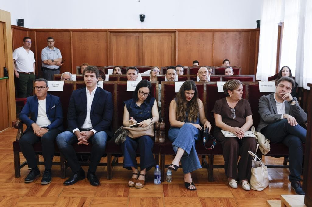 El Tribunal de Cuentas abre diligencias para la recuperación de 400.000 euros pagados irregularmente al hermano de Sánchez y su amigo en Badajoz