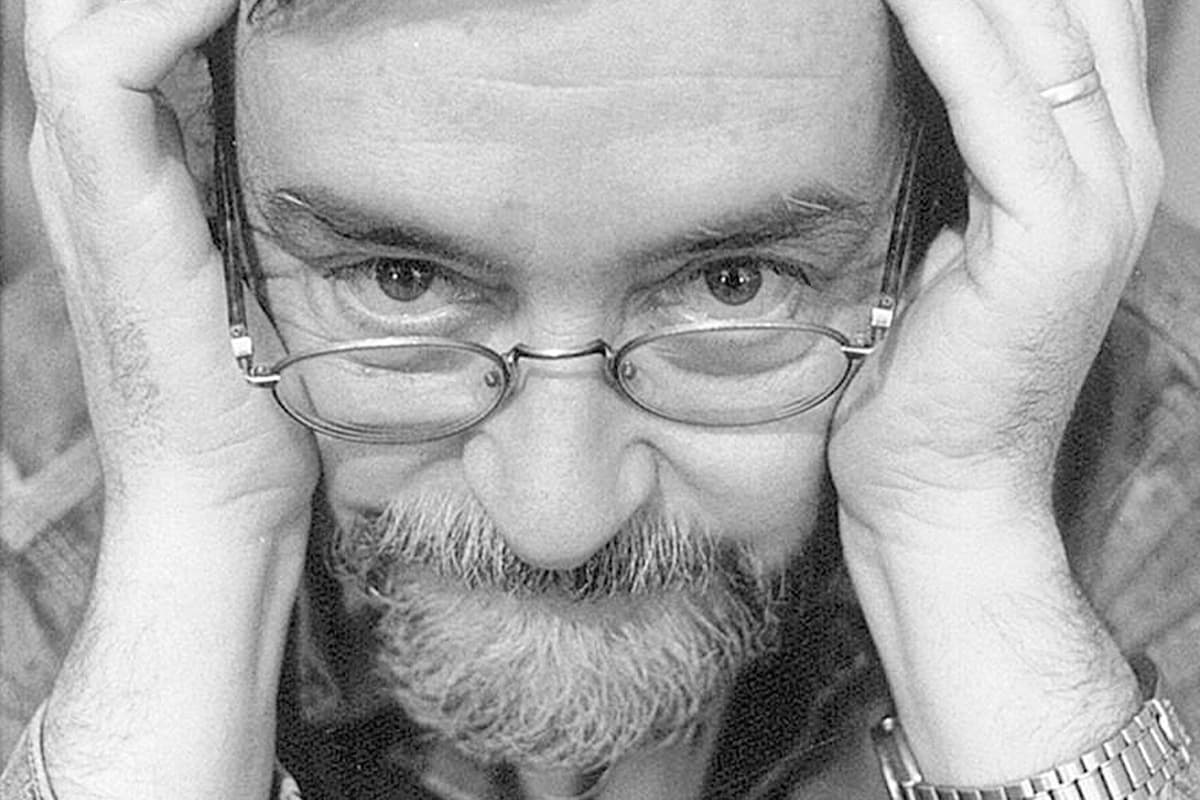 Muere a los 85 años José Luis García Sánchez, director de 'Las truchas', conversador infatigable y cronista en color de la España negra