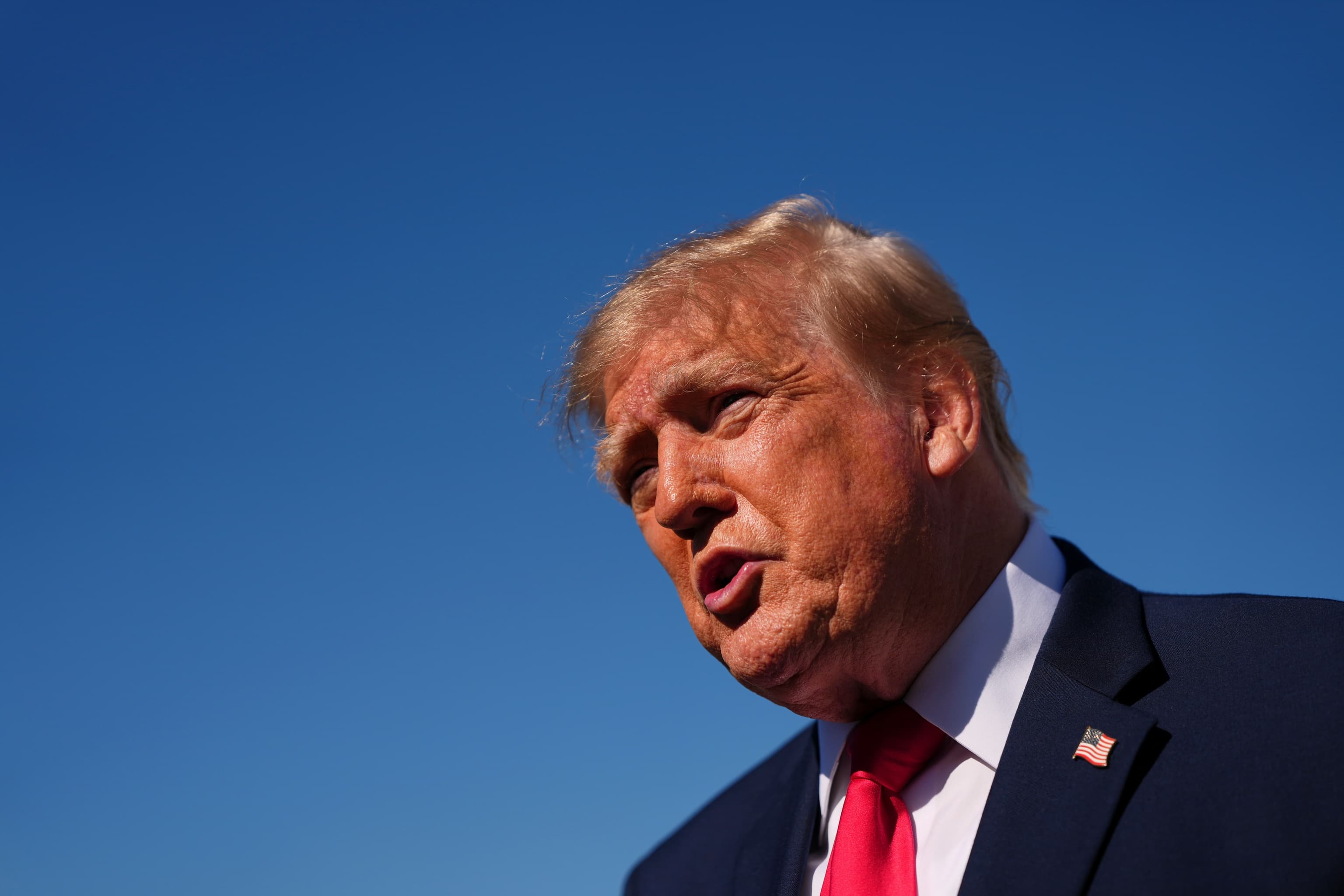 Trump tolera el regreso de Machado, pero deja claras sus preferencias: "Espero que esté a salvo, es una mujer muy amable. Pero nos va muy bien en Venezuela"