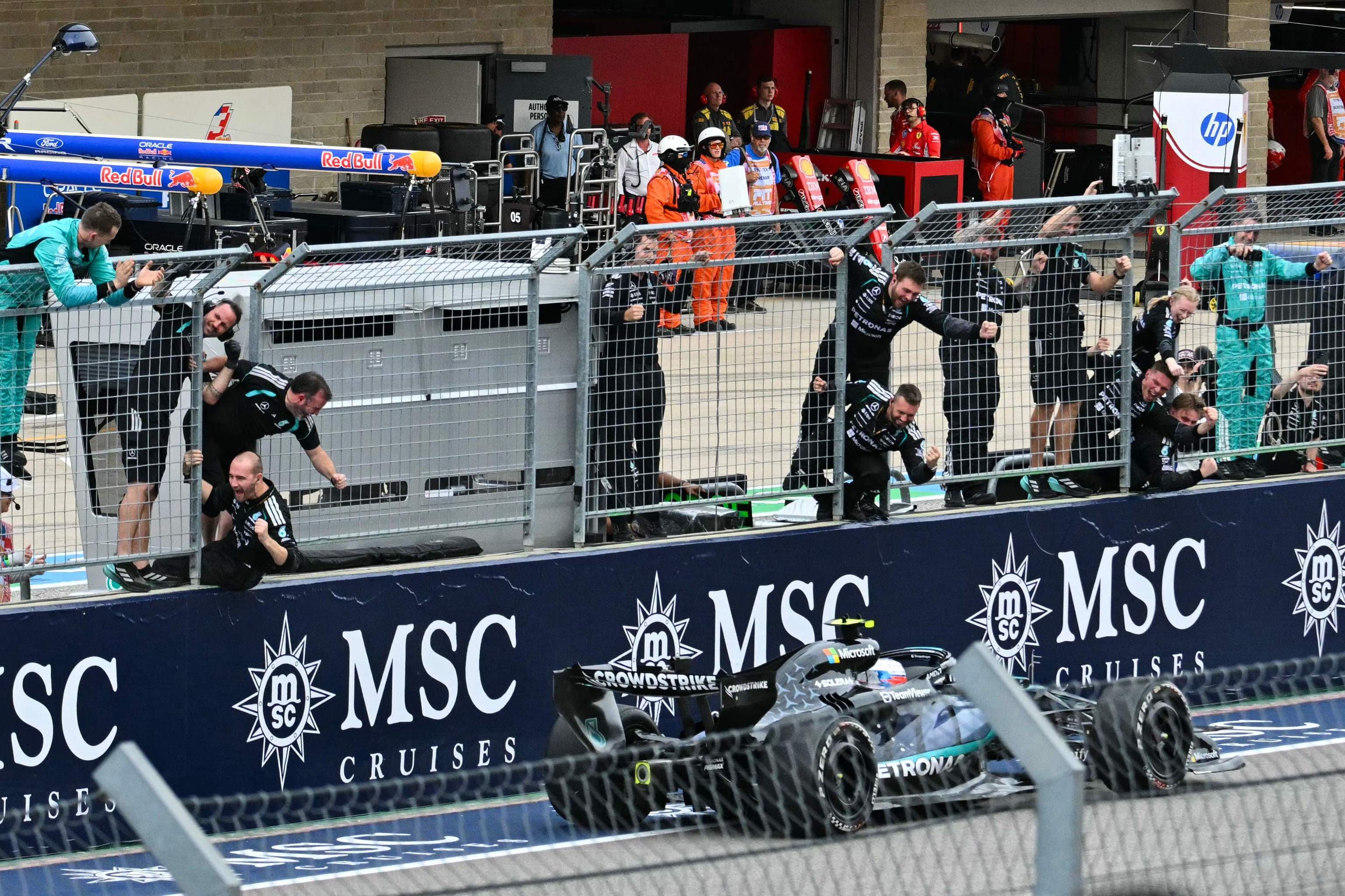 Antonelli roza el título con las manos tras vencer en Austin