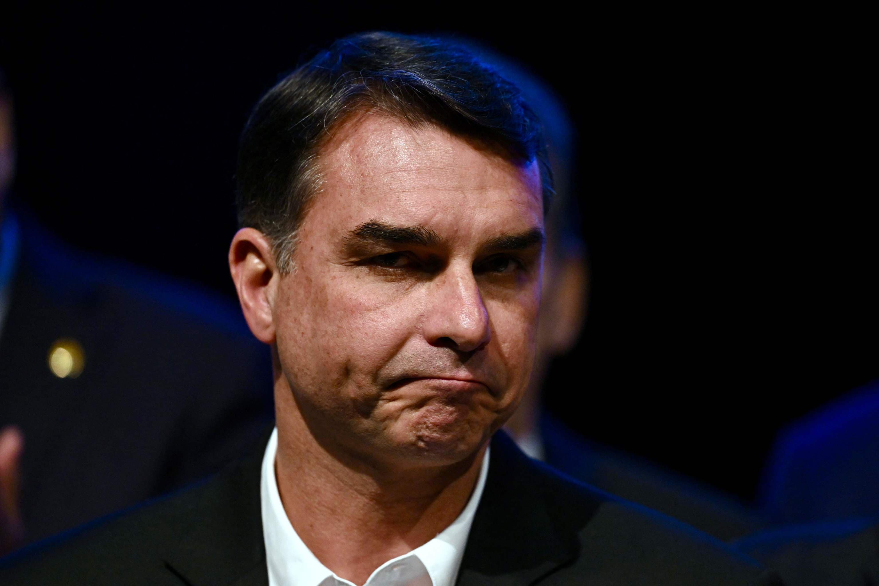 Flávio Bolsonaro huye de Brasil a Florida tras su derrota ante Lula y con dos investigaciones abiertas en el Supremo