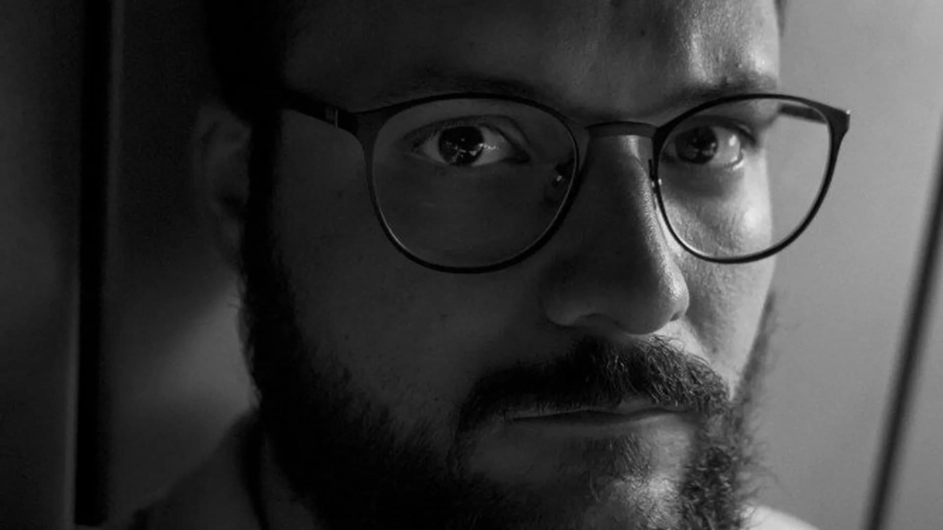 Antonio, el maquinista que intentó frenar el AVE: fotógrafo, militante de Izquierda Española y deja a su mujer embarazada