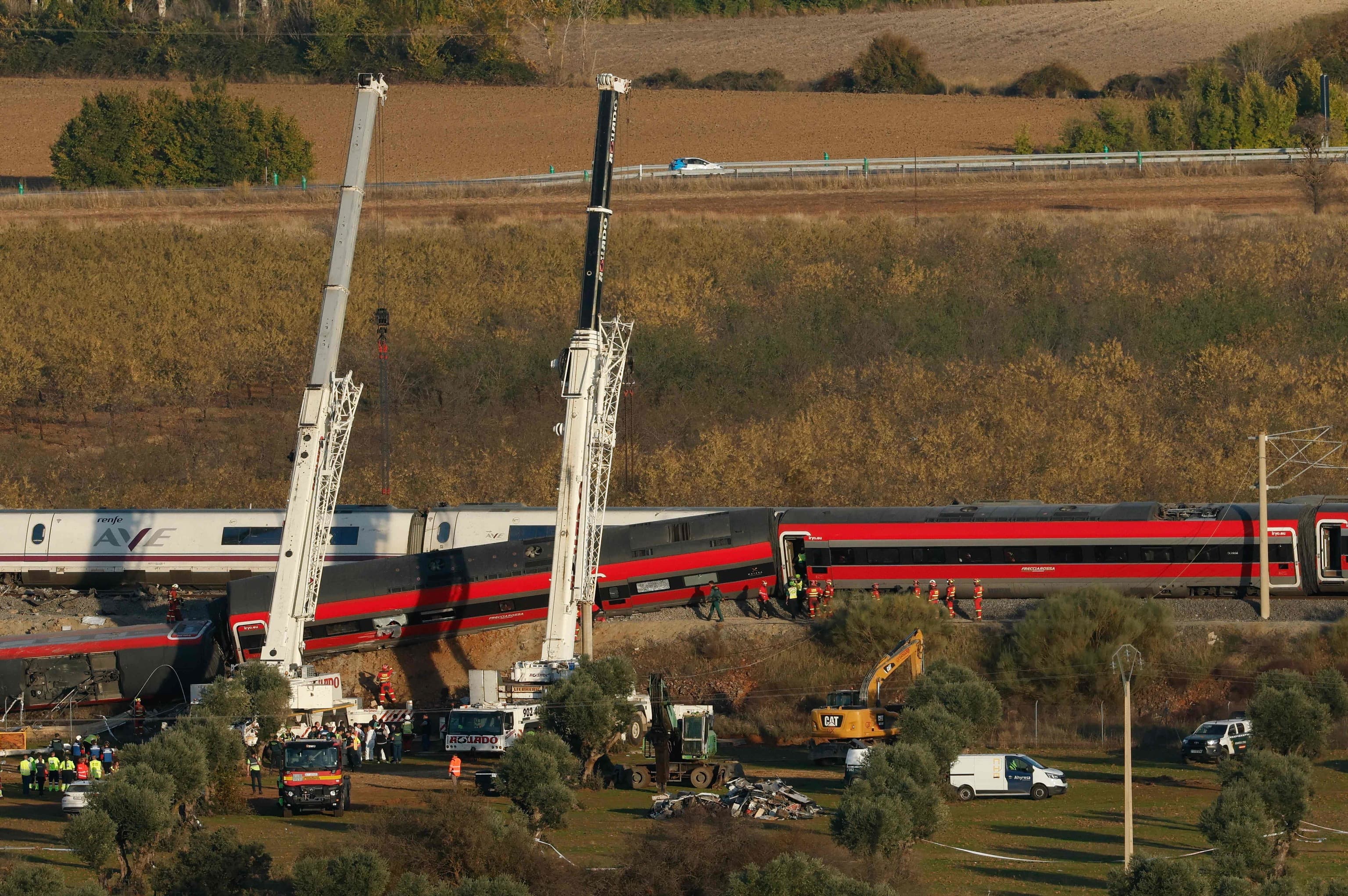 Los investigadores de Urda copian los audios de conversaciones entre maquinistas y operadores para esclarecer las circunstancias de la tragedia ferroviaria