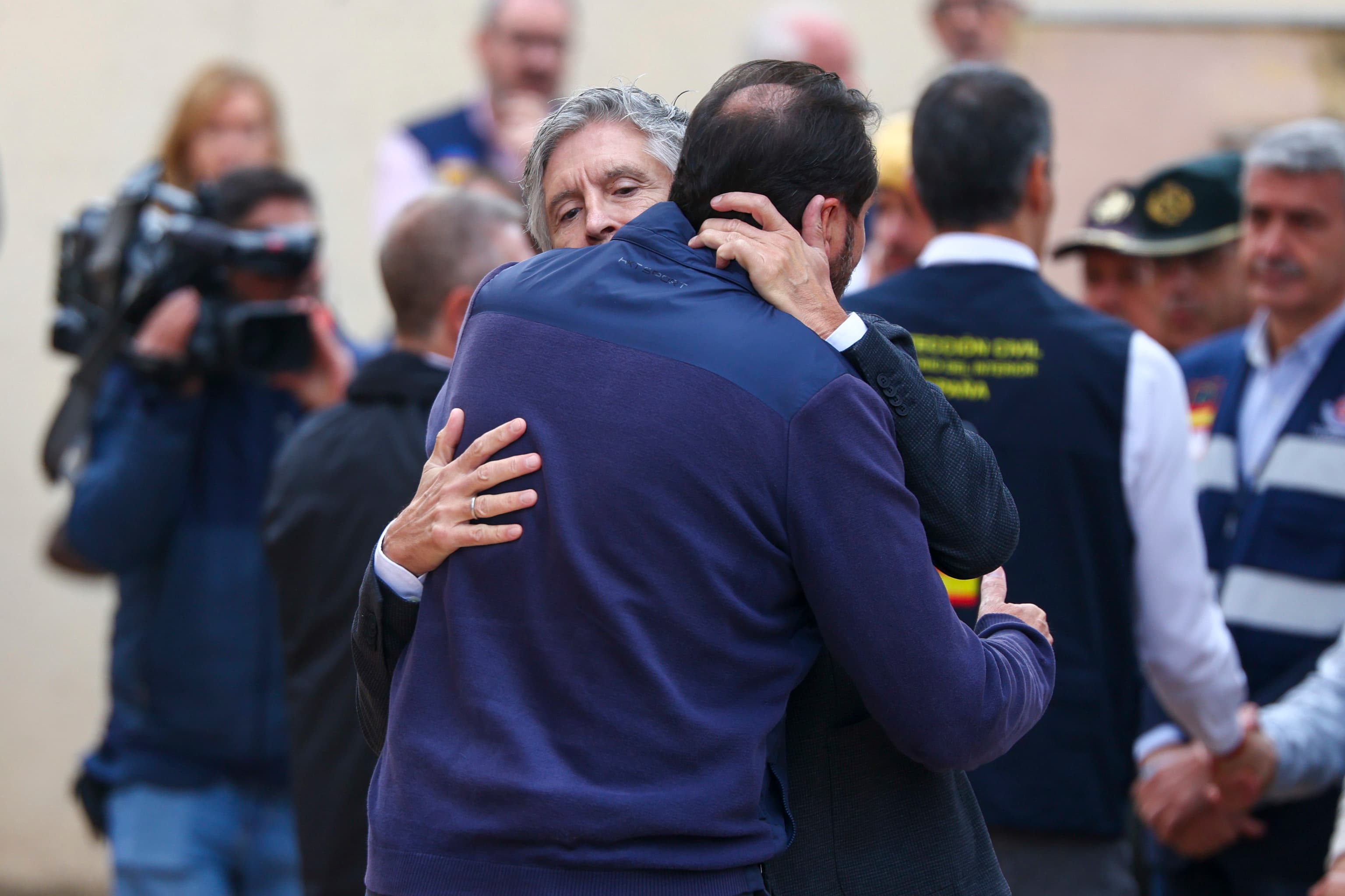 La continuidad de Puente en el Gobierno divide al PSOE mientras el ministro rechaza dimitir: "Los audios lo ponen más contra las cuerdas"