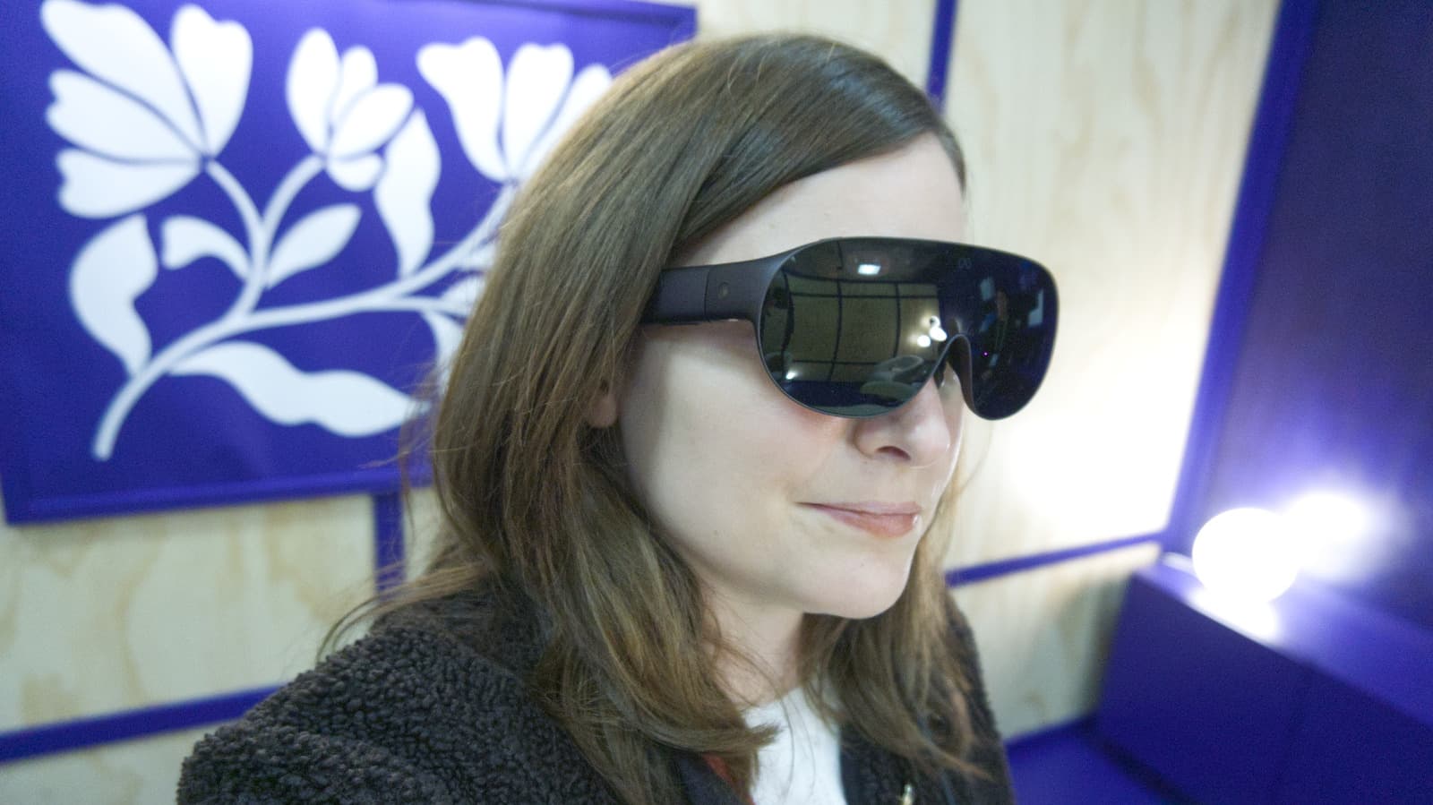 Meta VR Glasses hands-on: Hand and eye tracking is so much better than a controller