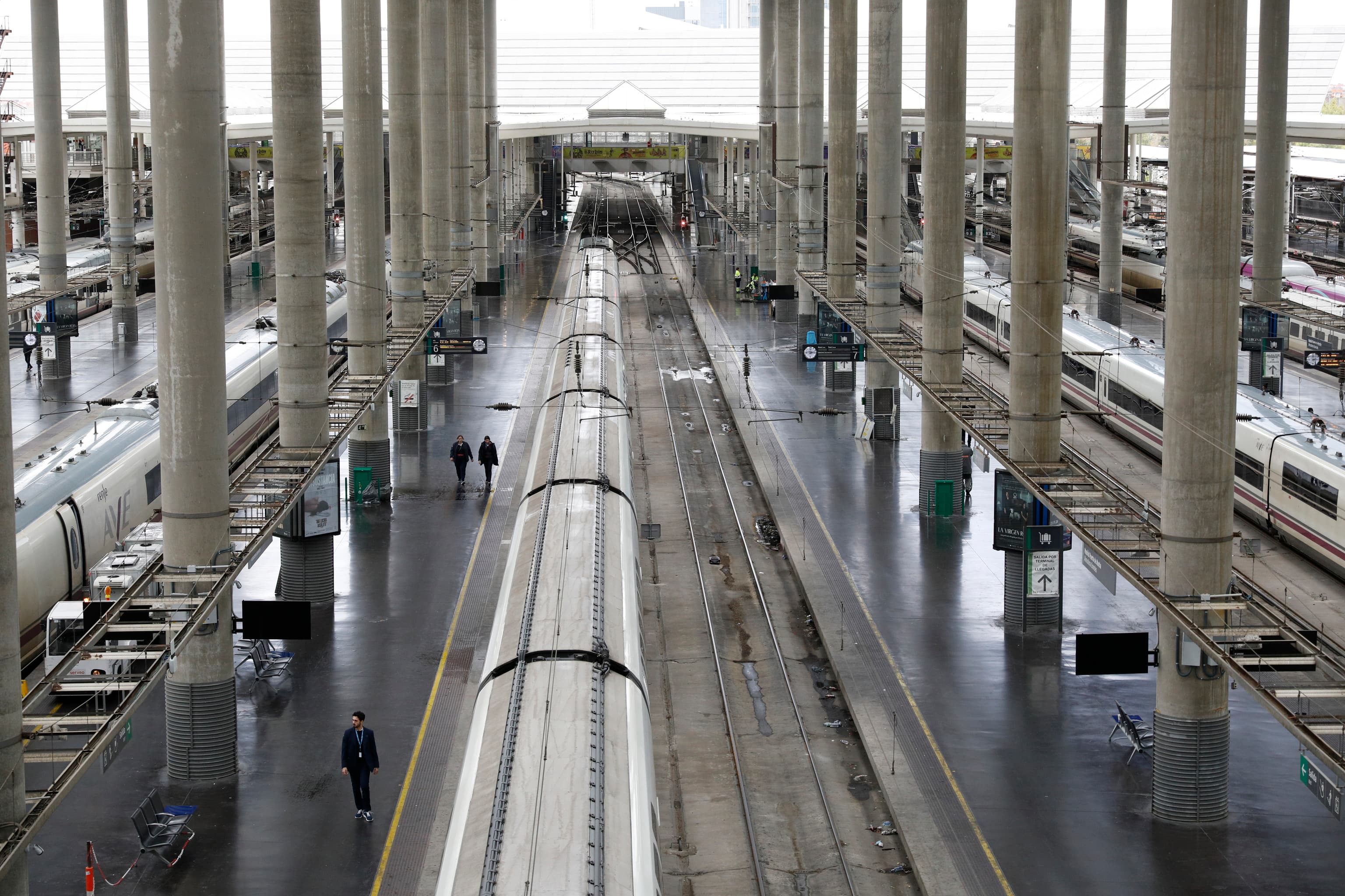 Un grupo criminal hackea las webs de Adif y Renfe con una IA y roba 500 Gigabytes de datos
