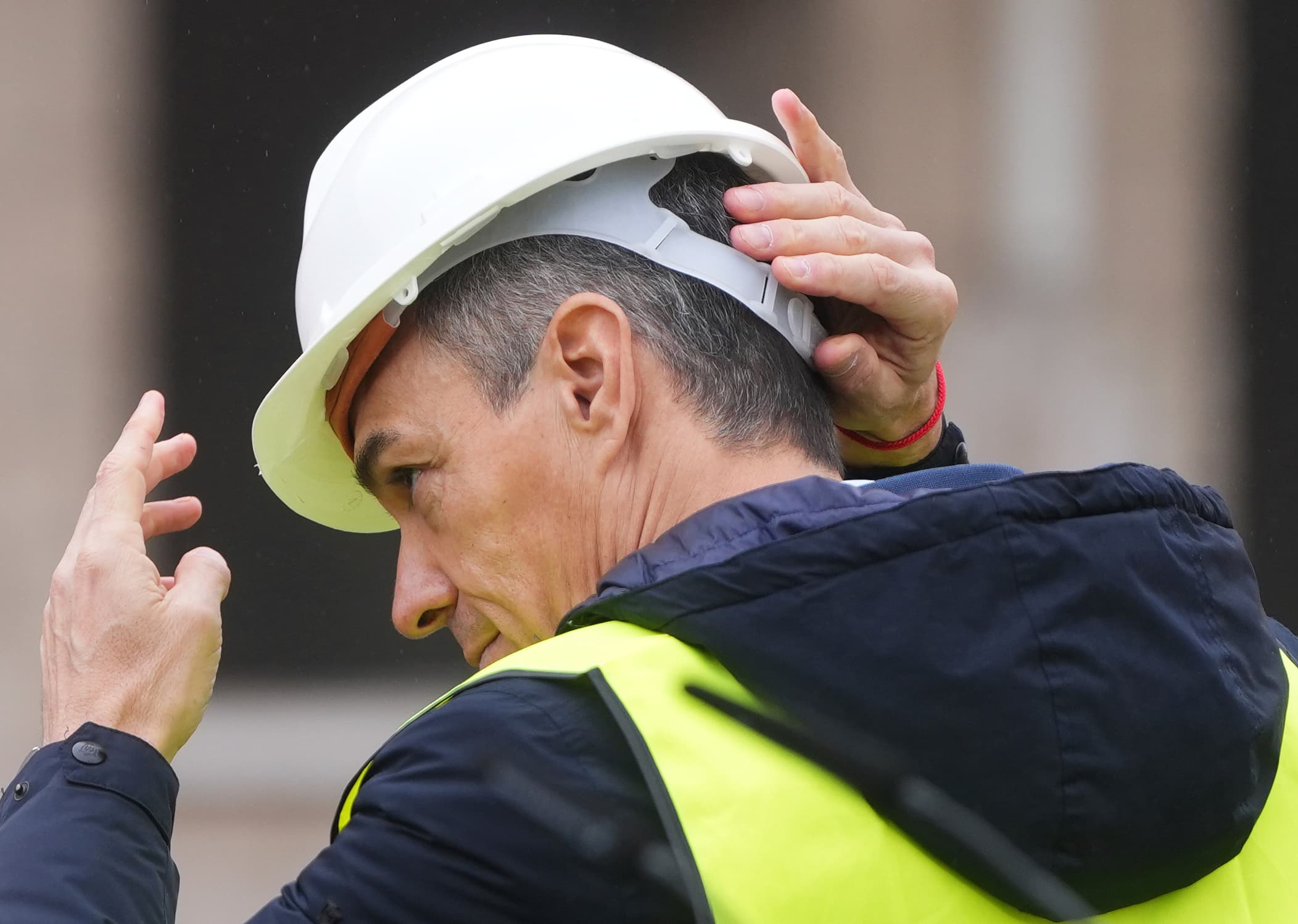 Ni 5.000 tiendas en Sol harán que Sánchez construya una sola casa