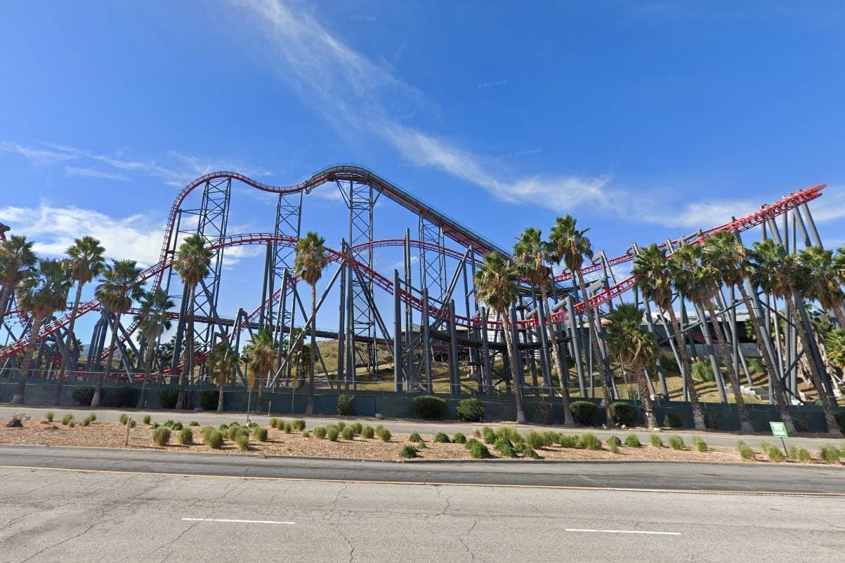 Más de 100 personas alegan sufrir daños cerebrales tras subirse a una montaña rusa de Six Flags (California)