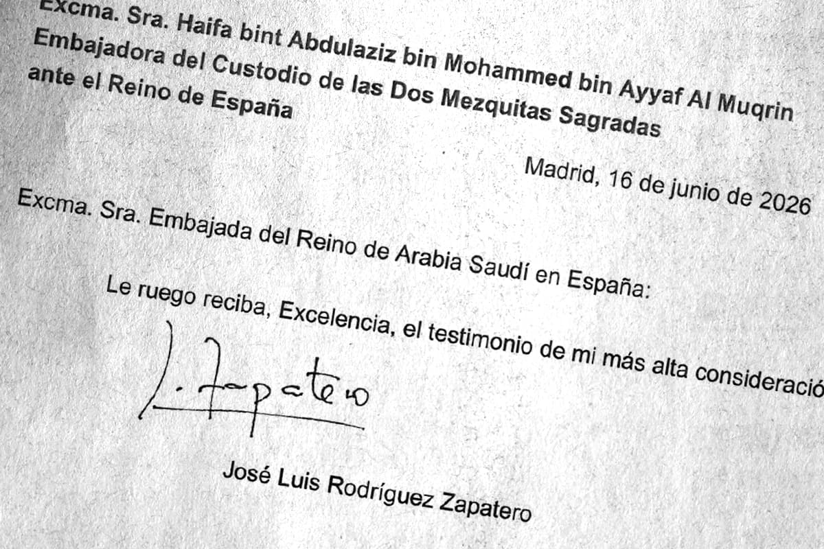 Así negoció Zapatero los certificados de sus joyas millonarias: cartas de su puño y letra, contactos de su equipo de Exteriores y las negativas de Arabia Saudí