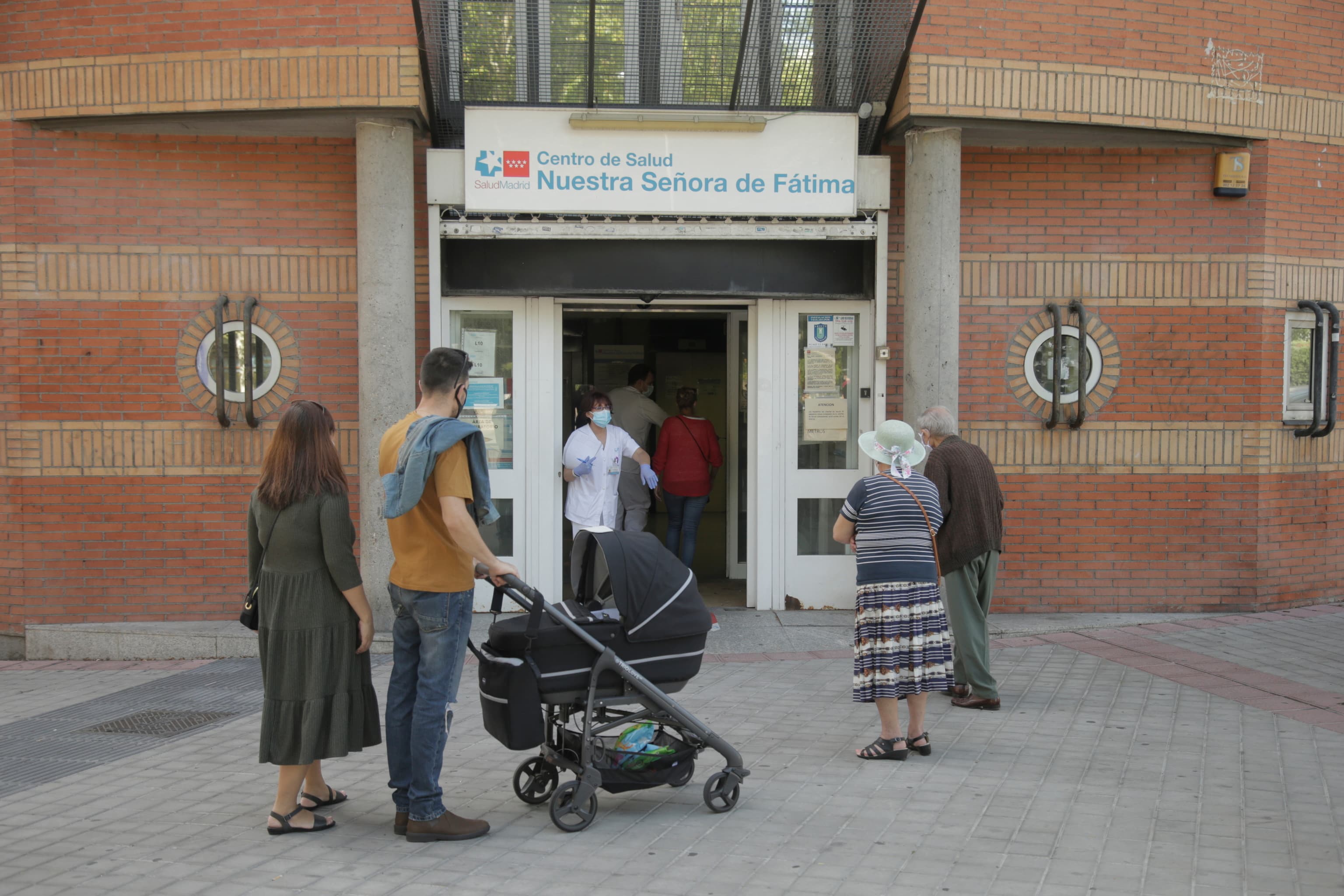 El covid acaba con la tregua en los ambulatorios: la temporada respiratoria "se amplía y adelanta cada año"