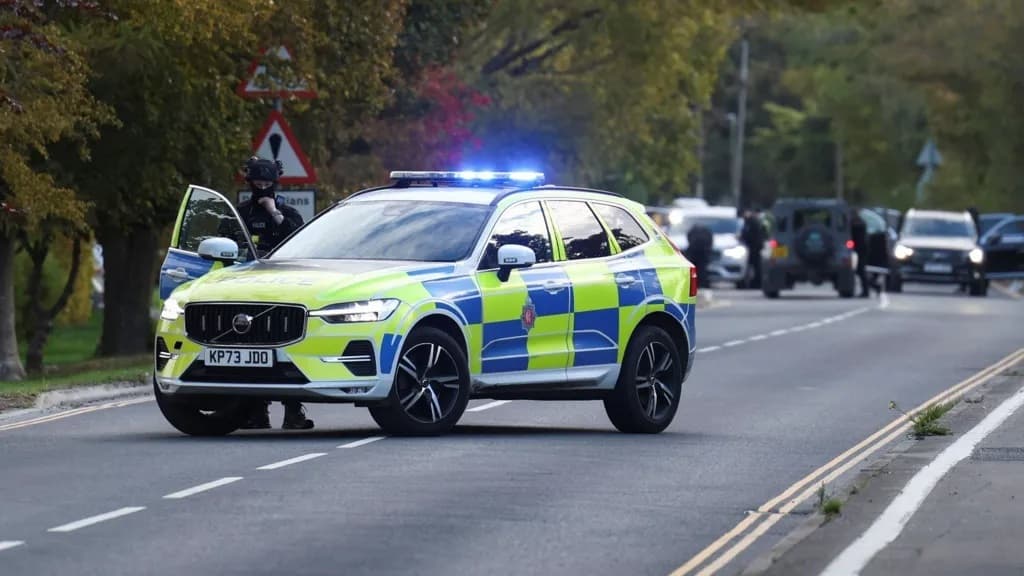 Detenidos varios hombres por delitos con explosivos cerca de la base militar aérea británica de Fairford, utilizada por el ejército estadounidense