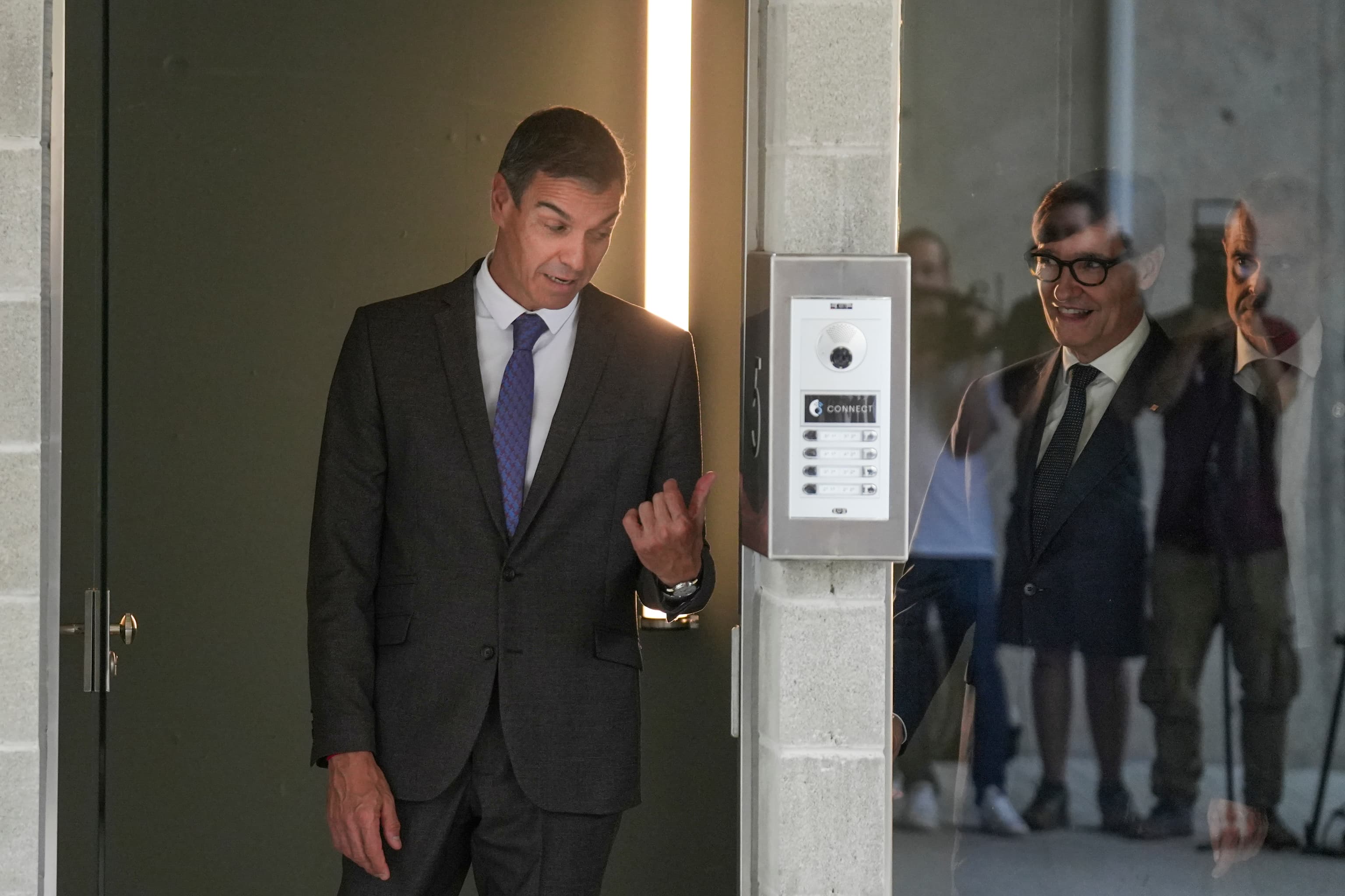 Los grandes empresarios catalanes reprocharon a puerta cerrada a Sánchez "estar demonizando" a los constructores: "Ya no es un negocio seguro, está intervenido"