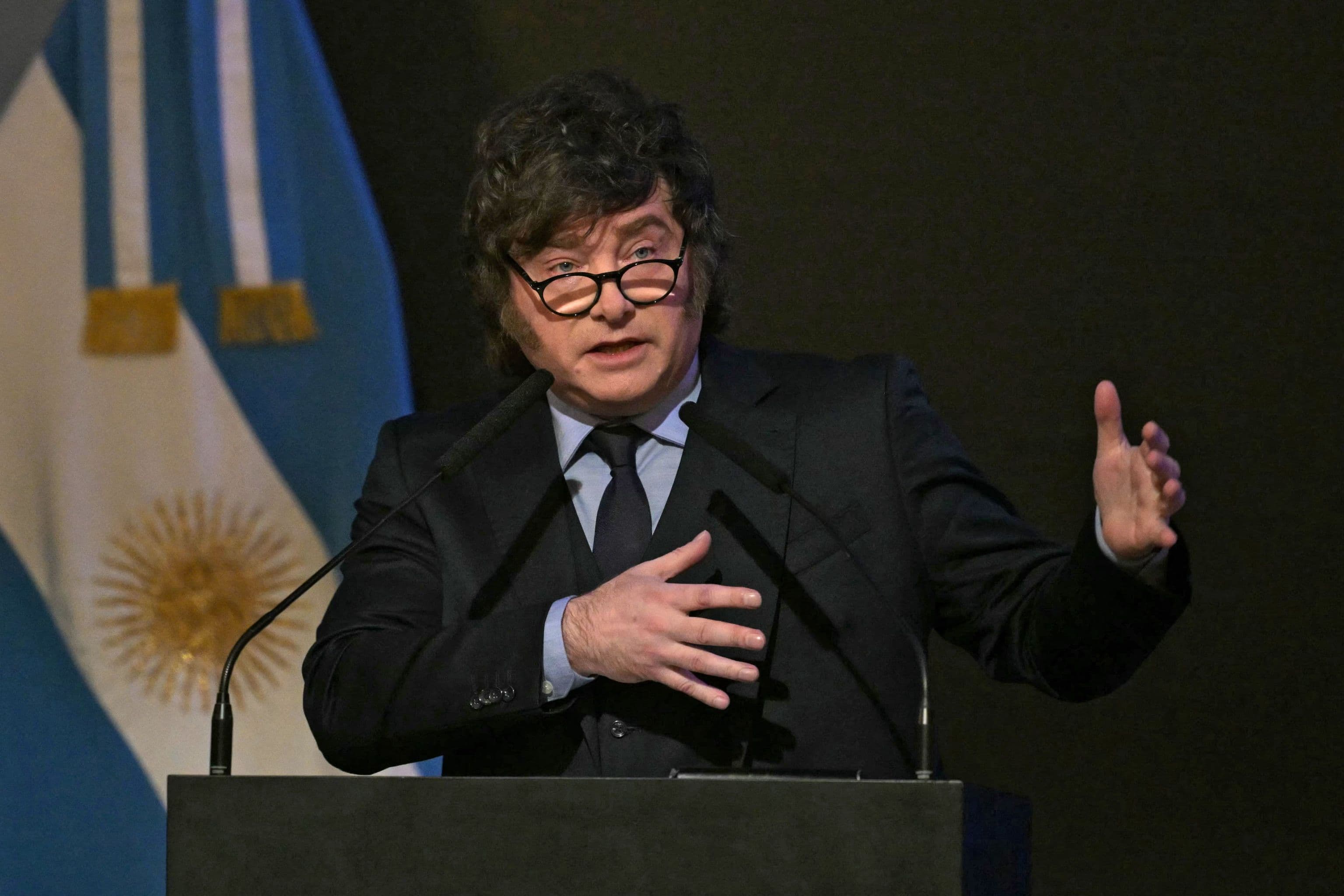 Crece la tensión entre Reino Unido y Argentina en la disputa por las Islas Malvinas, mientras Milei ataca a Lula, Sánchez y la ONU