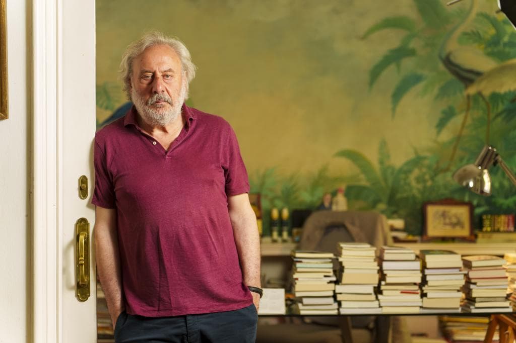 El Premio Nacional de Narrativa, para Julio Llamazares y su itinerario por las cenizas de la guerra: "No escuché a mi padre en vida. Lo entendí cuando era tarde"