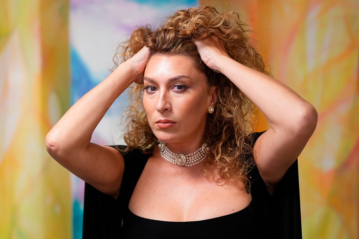 Estrella Morente: "Yo iba a tener un papel en La bola negra, pero el rodaje me pilló fuera. Llegué a hacer el casting para el personaje de Penélope Cruz"